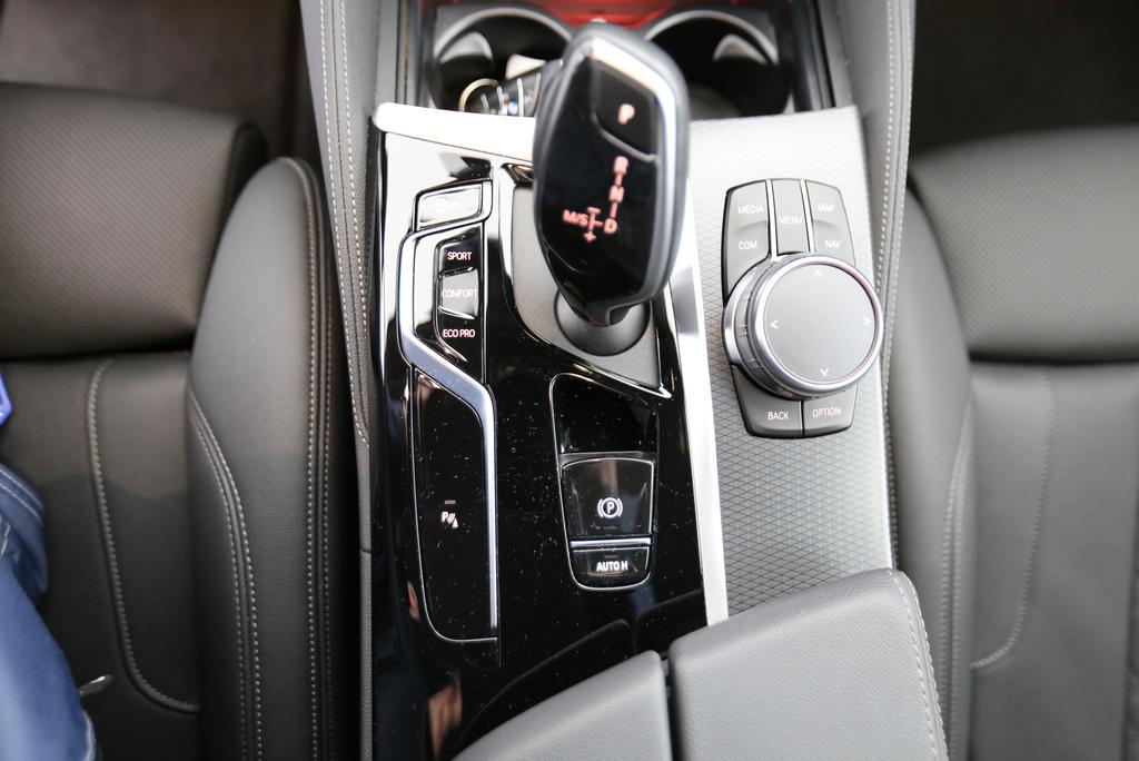 BMW 520d xDrive Touring-image-9
