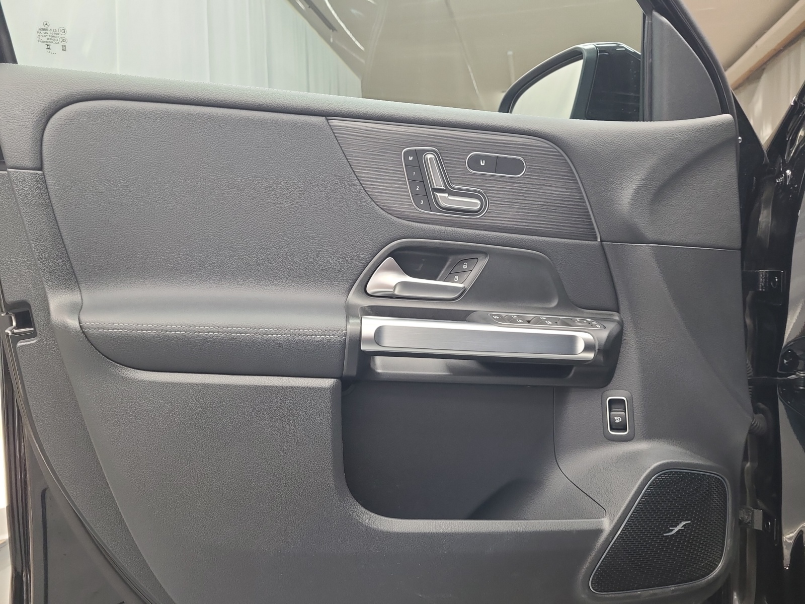 MERCEDES-BENZ EQB 350 AMG Line 4matic-image-11