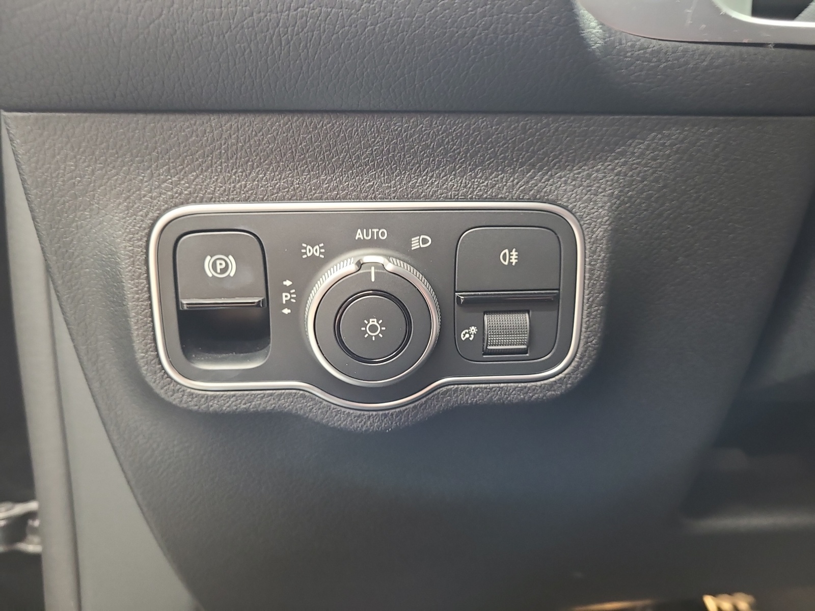 MERCEDES-BENZ EQB 350 AMG Line 4matic-image-12