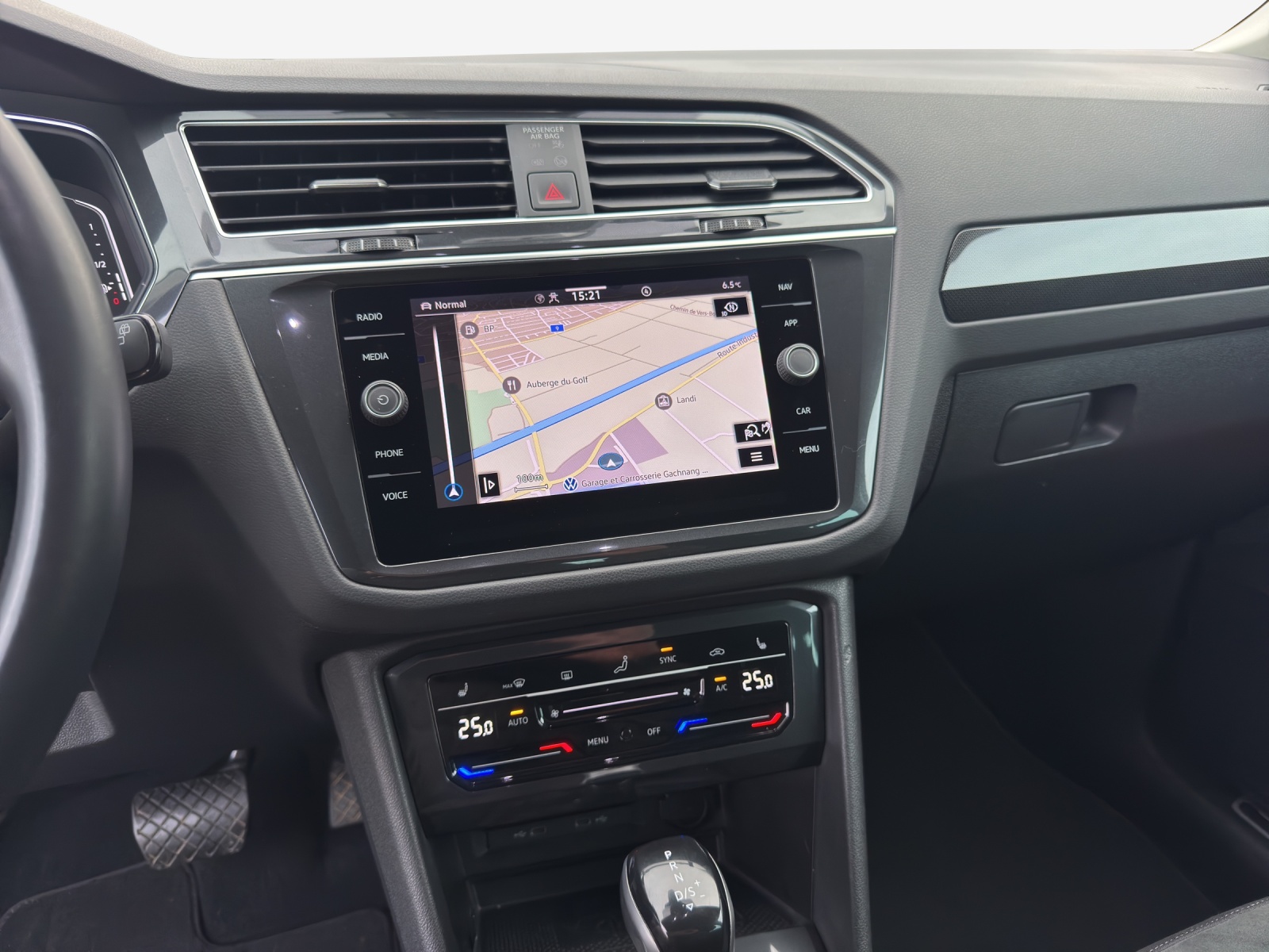 VW Tiguan 2.0 TDI SCR Elegance 4Motion DSG-image-8