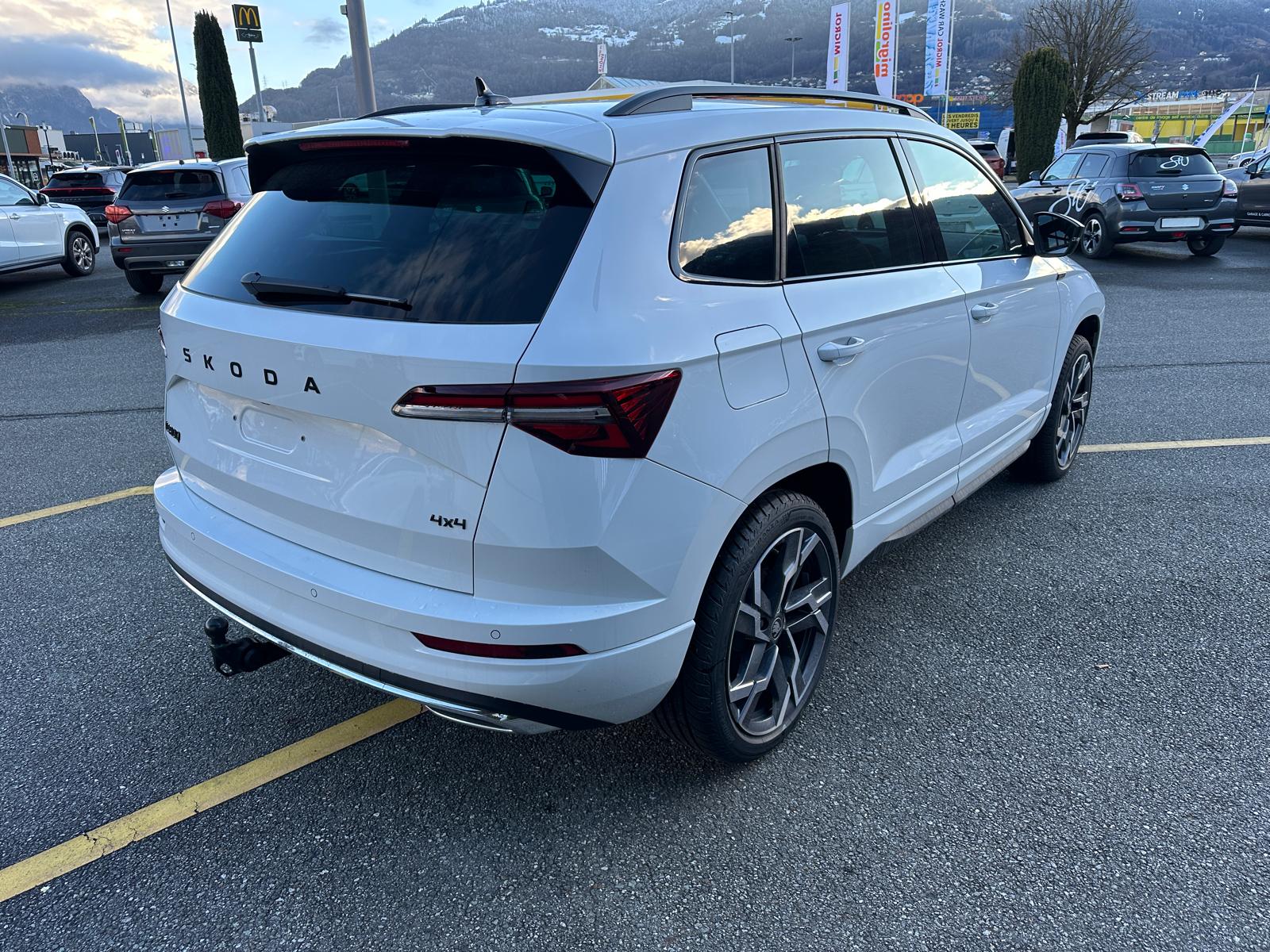 SKODA Karoq 2.0 TSI SportLine 4x4 DSG-image-4