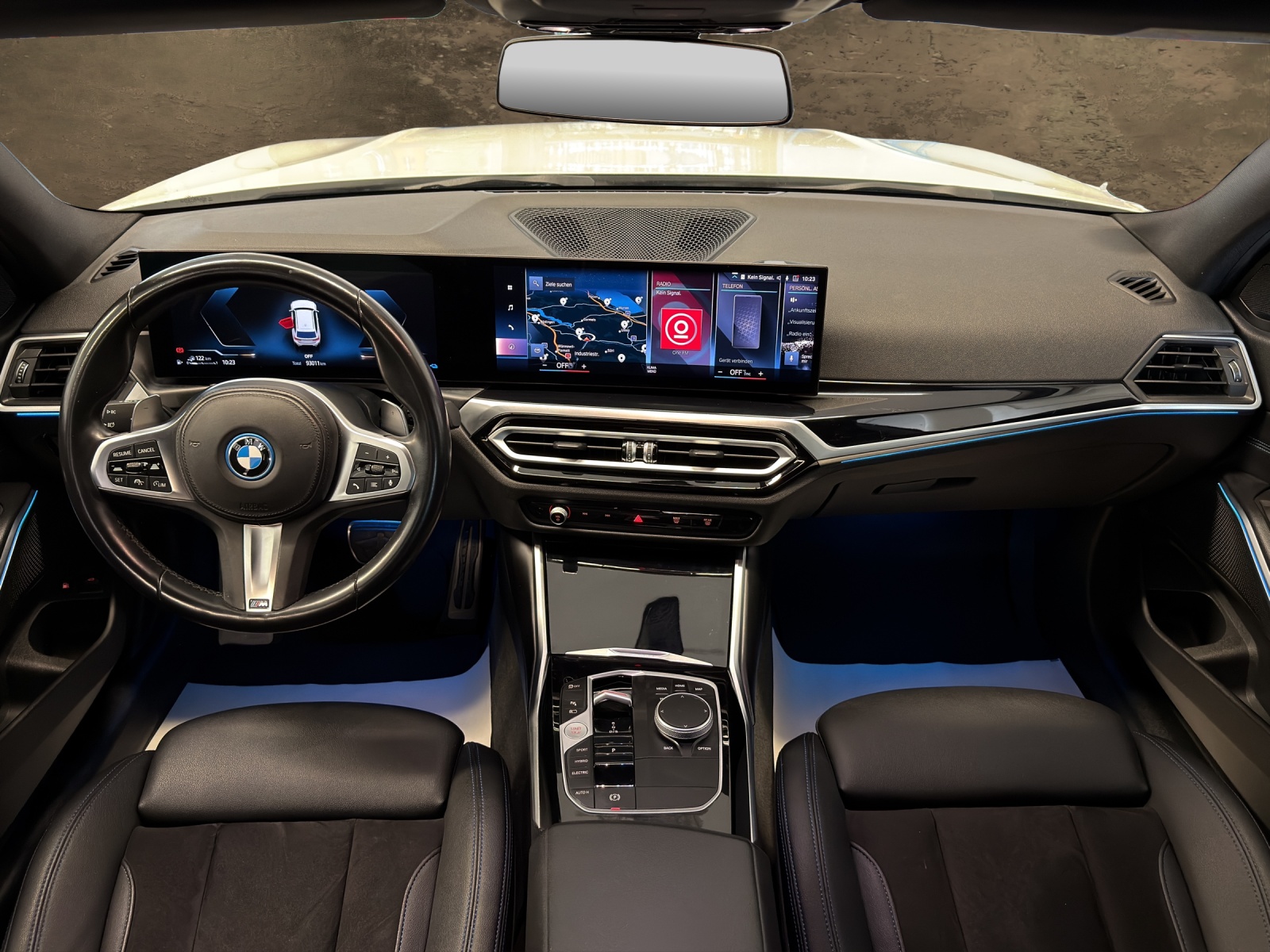 BMW 330e Steptronic M Sport-image-3
