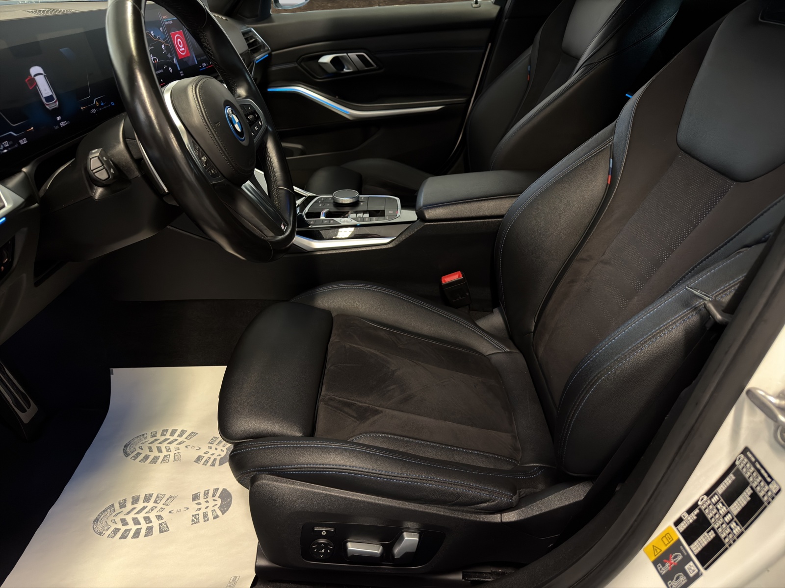 BMW 330e Steptronic M Sport-image-11