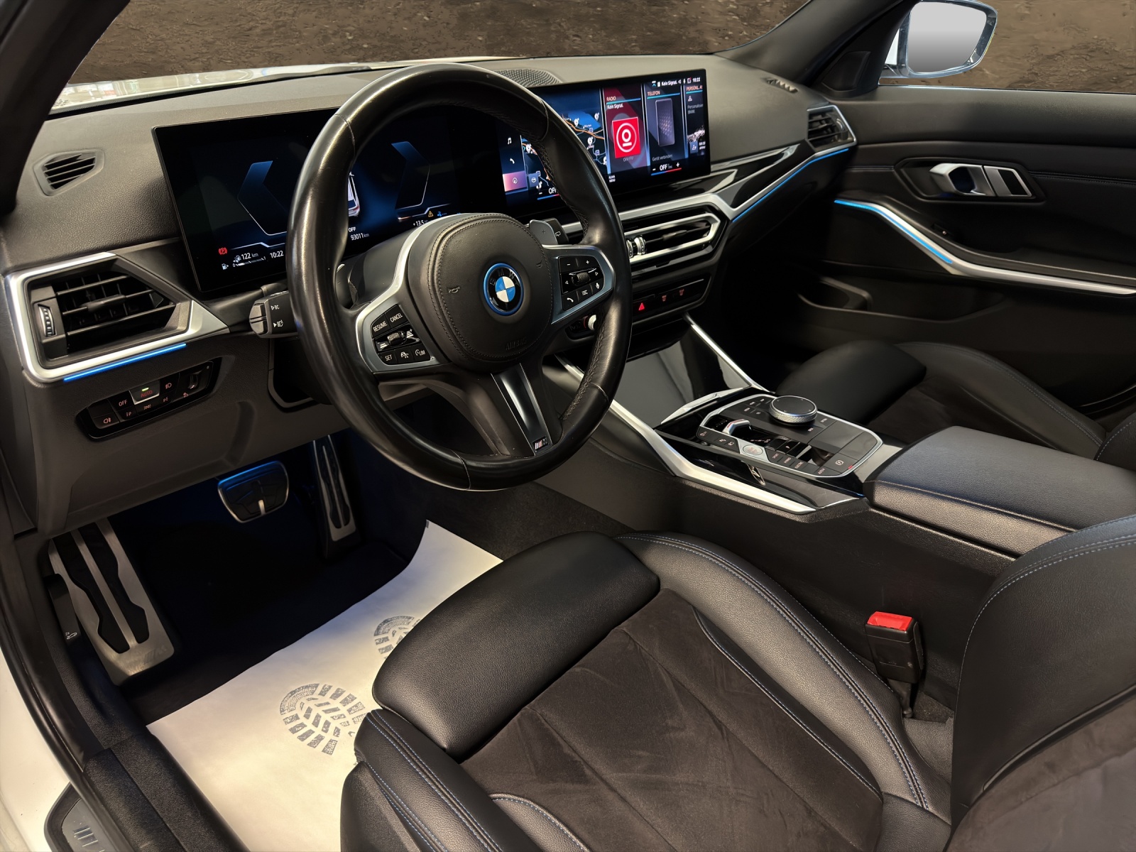 BMW 330e Steptronic M Sport-image-10