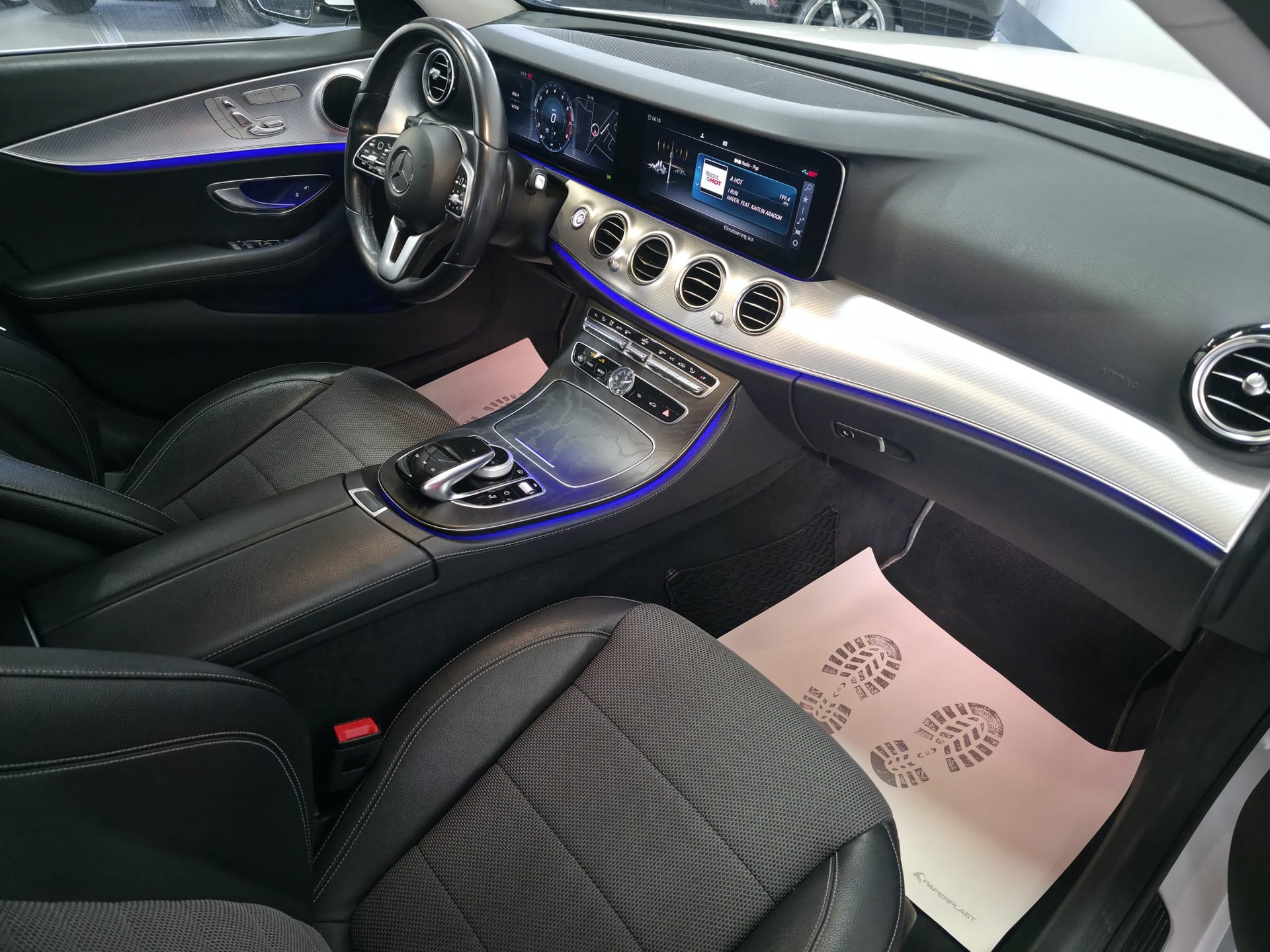 MERCEDES-BENZ E 450 Avantgarde 4 Matic 9G-Tronic-image-16