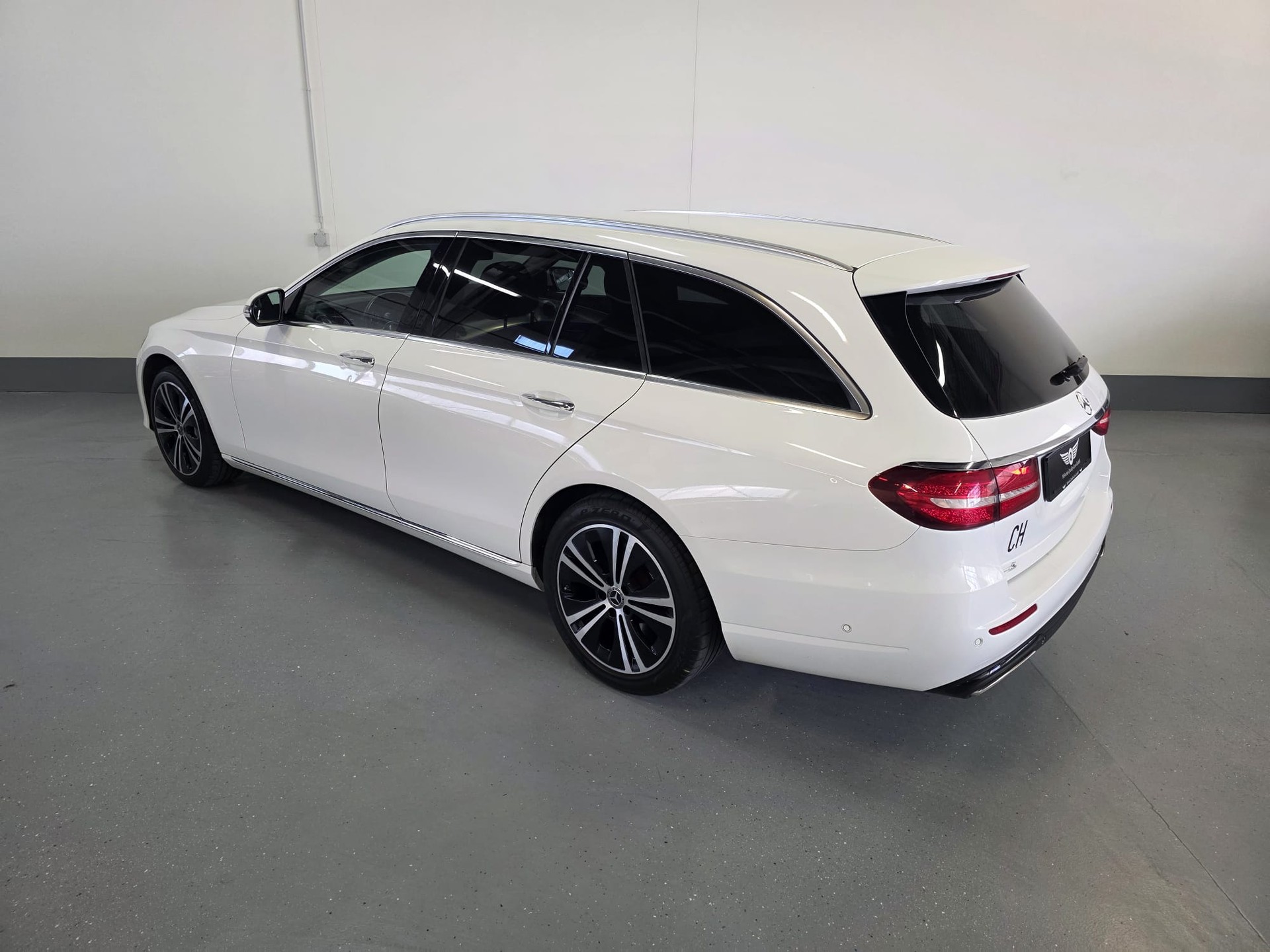 MERCEDES-BENZ E 450 Avantgarde 4 Matic 9G-Tronic-image-9