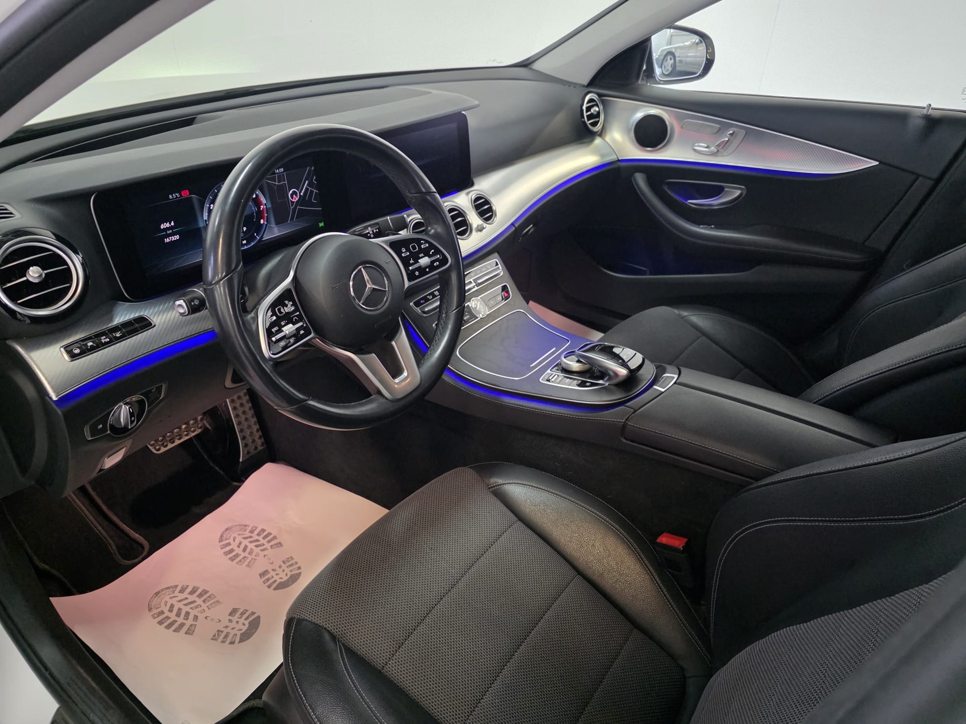 MERCEDES-BENZ E 450 Avantgarde 4 Matic 9G-Tronic-image-15