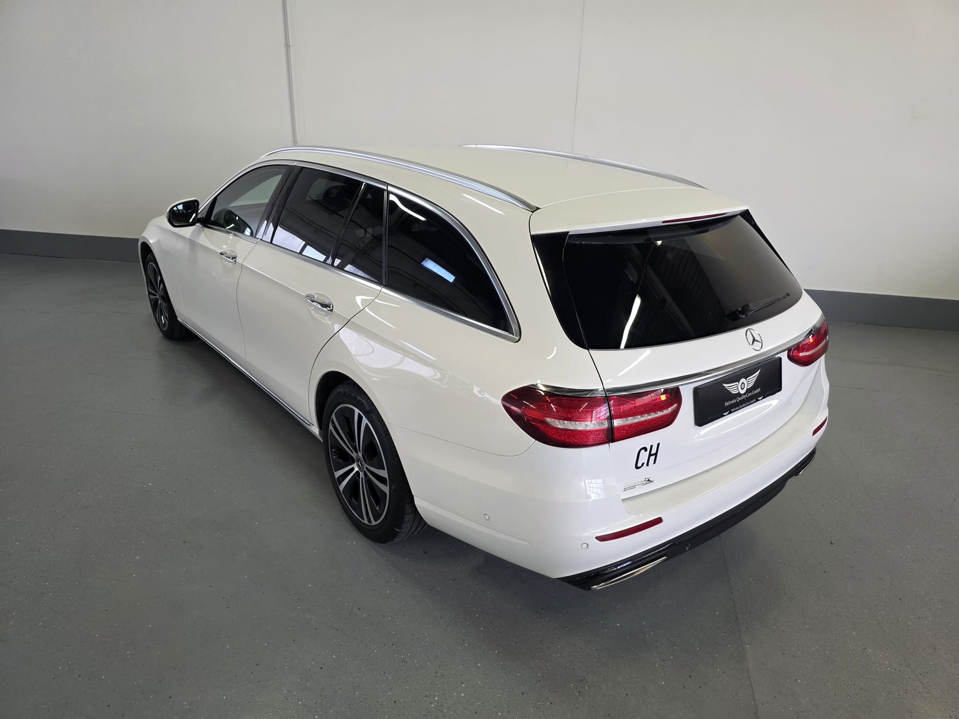 MERCEDES-BENZ E 450 Avantgarde 4 Matic 9G-Tronic-image-11