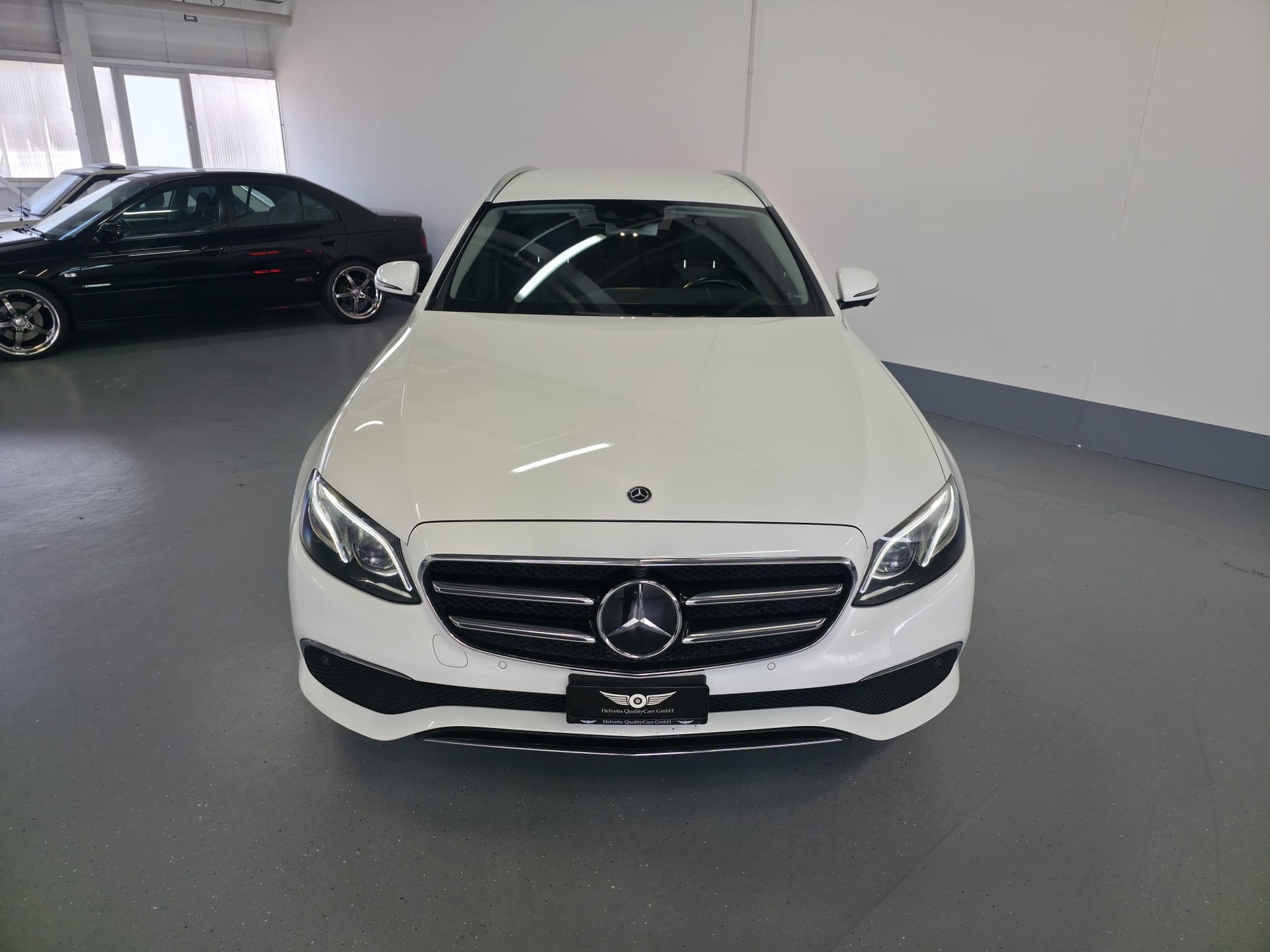 MERCEDES-BENZ E 450 Avantgarde 4 Matic 9G-Tronic-image-5