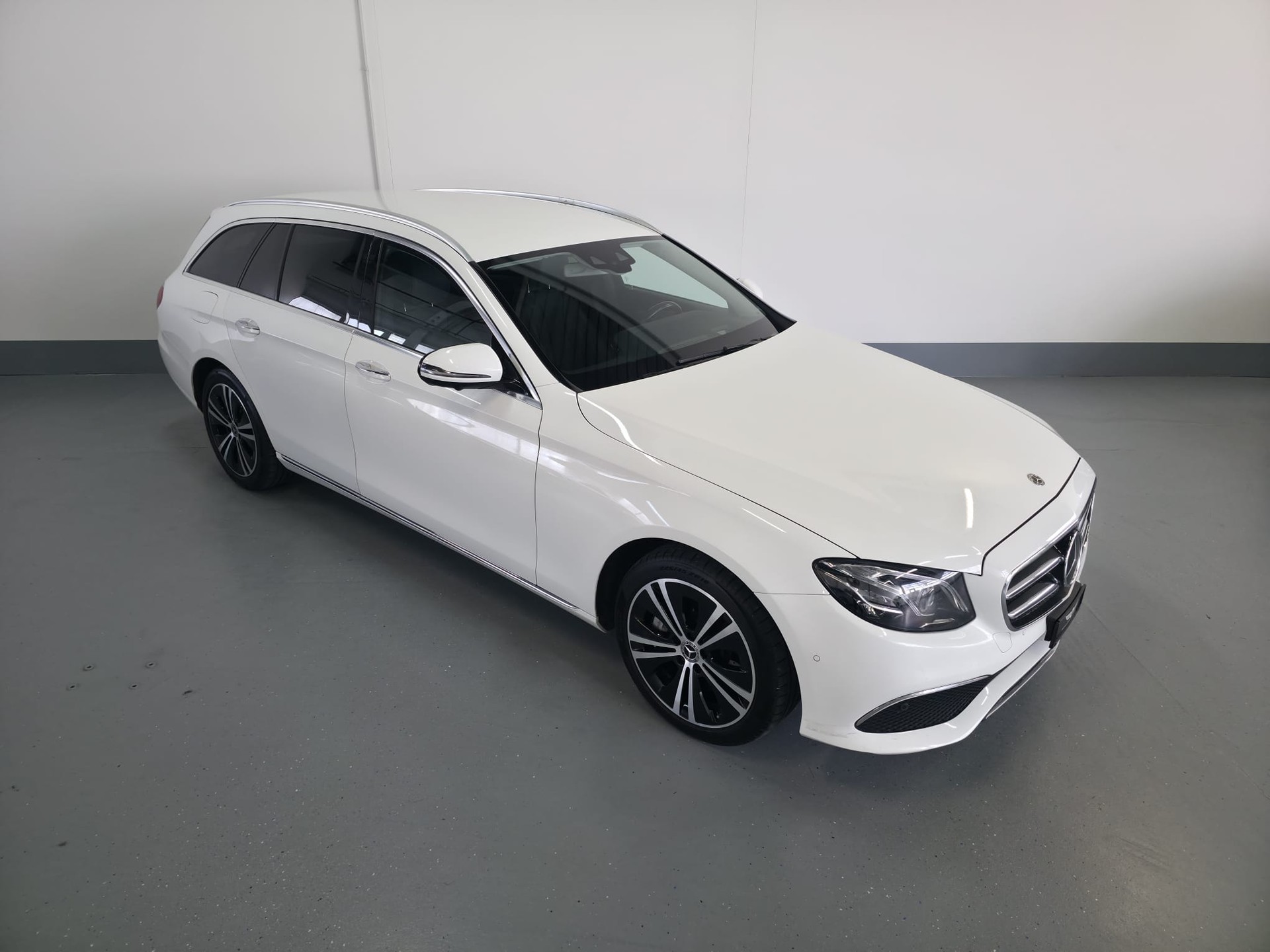 MERCEDES-BENZ E 450 Avantgarde 4 Matic 9G-Tronic