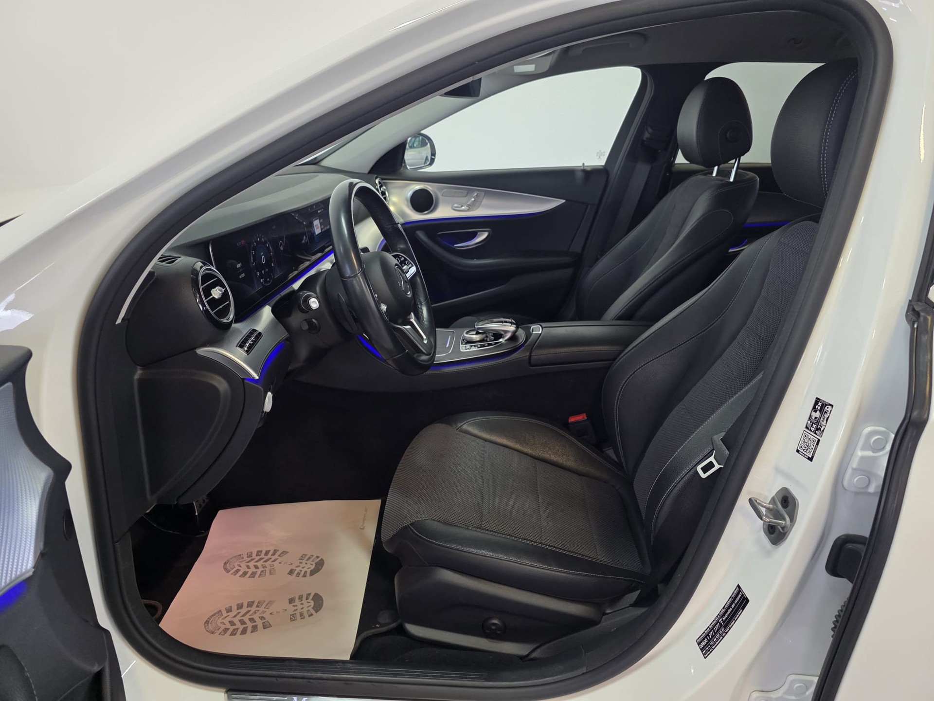 MERCEDES-BENZ E 450 Avantgarde 4 Matic 9G-Tronic-image-17