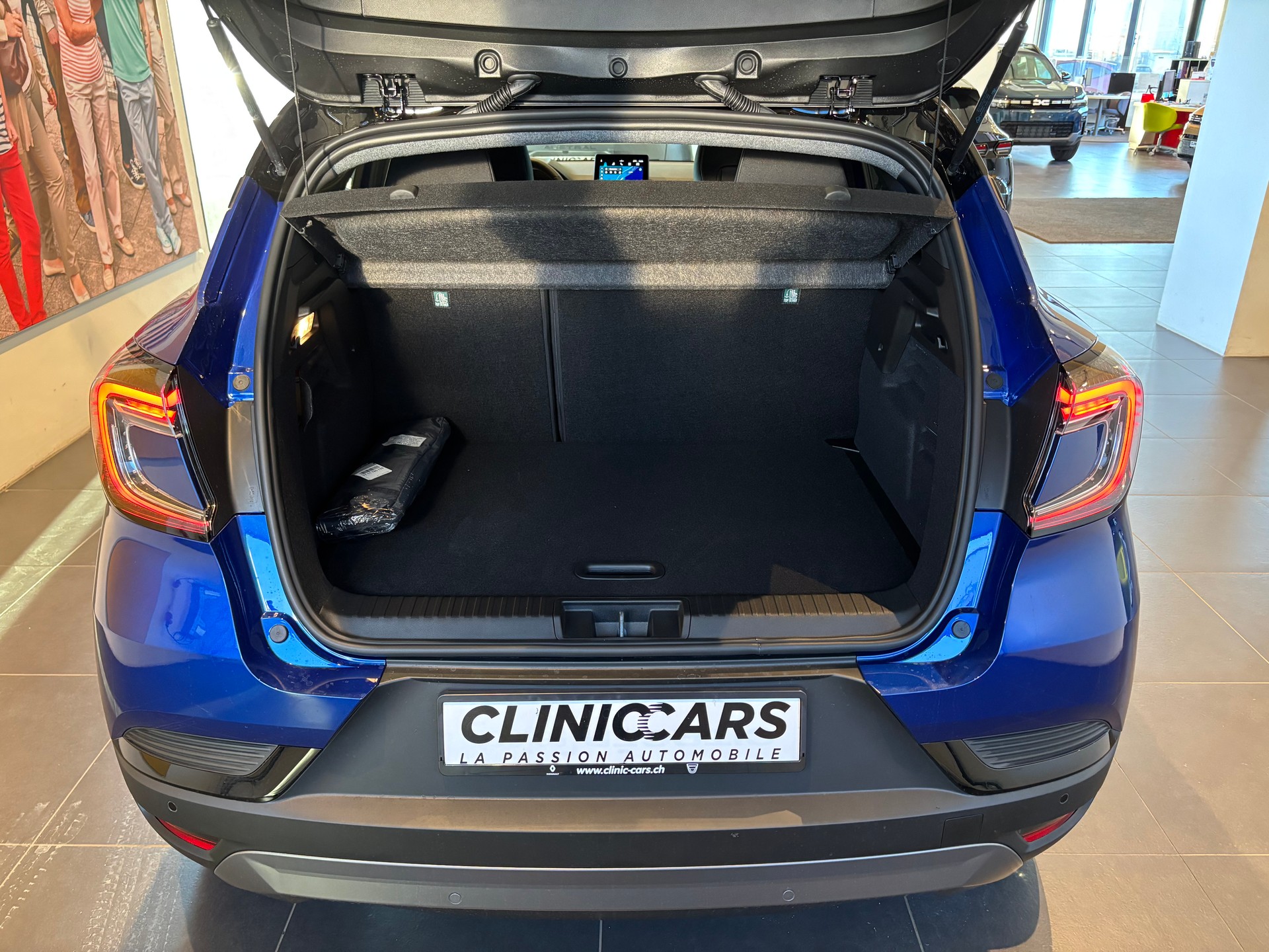 RENAULT Captur 1.8 E-Tech 160 Esprit Alpine DHT-image-9