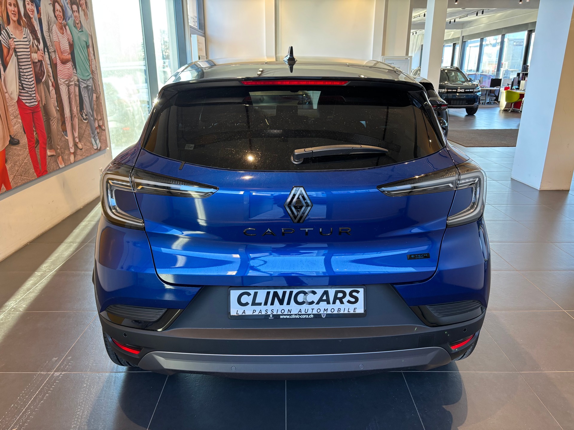 RENAULT Captur 1.8 E-Tech 160 Esprit Alpine DHT-image-5