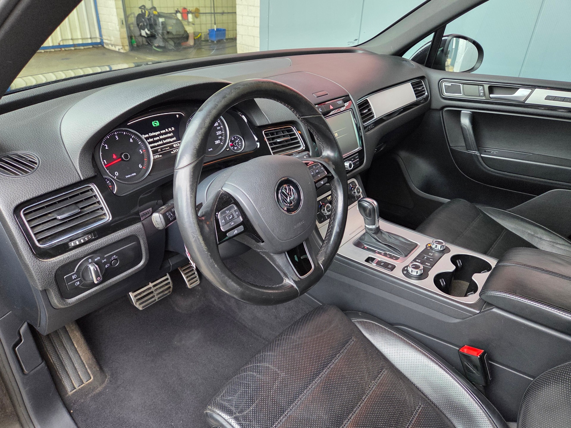 VW Touareg 3.0 TDI BlueMotion Technology Tiptronic-image-3
