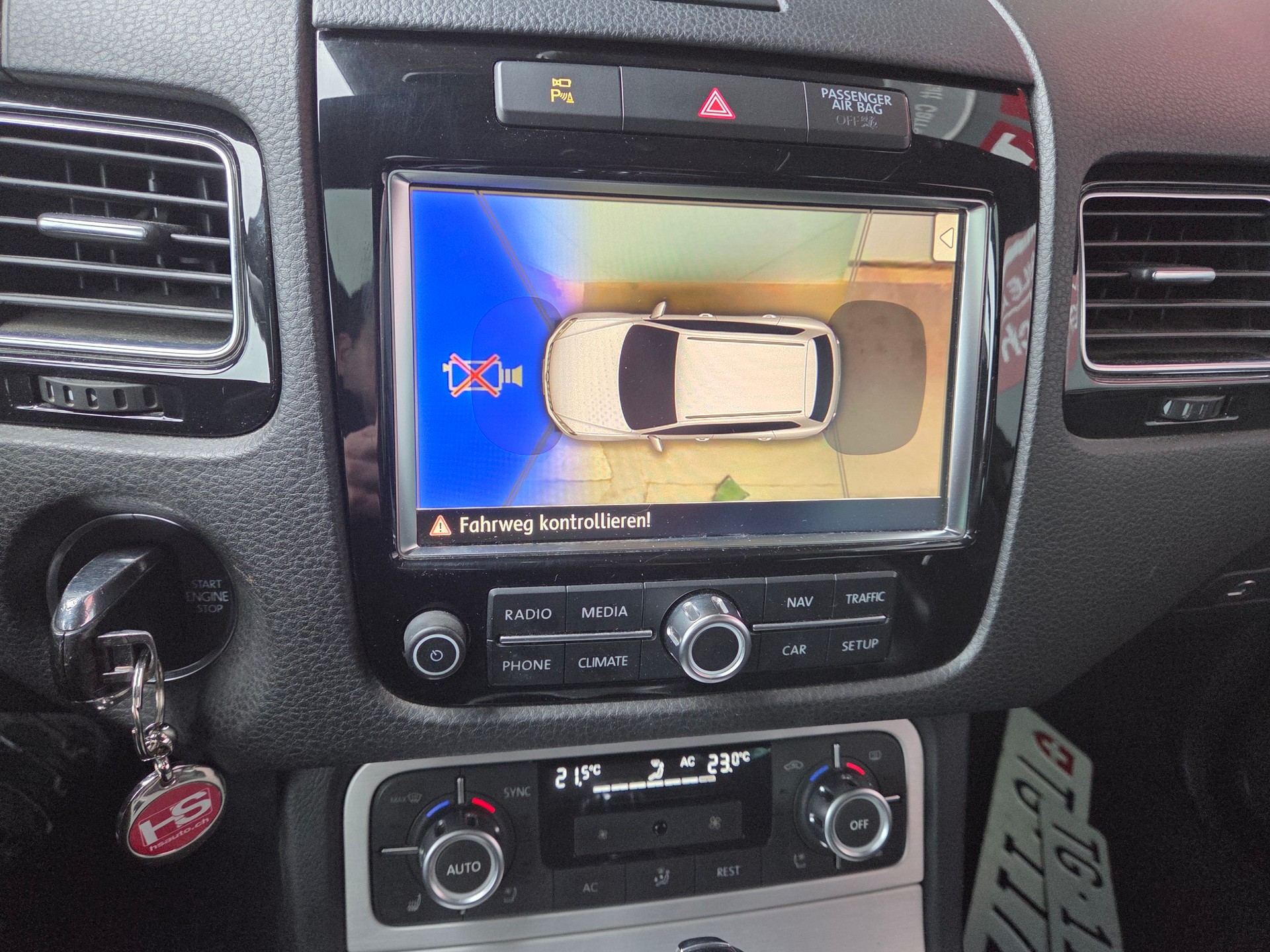 VW Touareg 3.0 TDI BlueMotion Technology Tiptronic-image-5