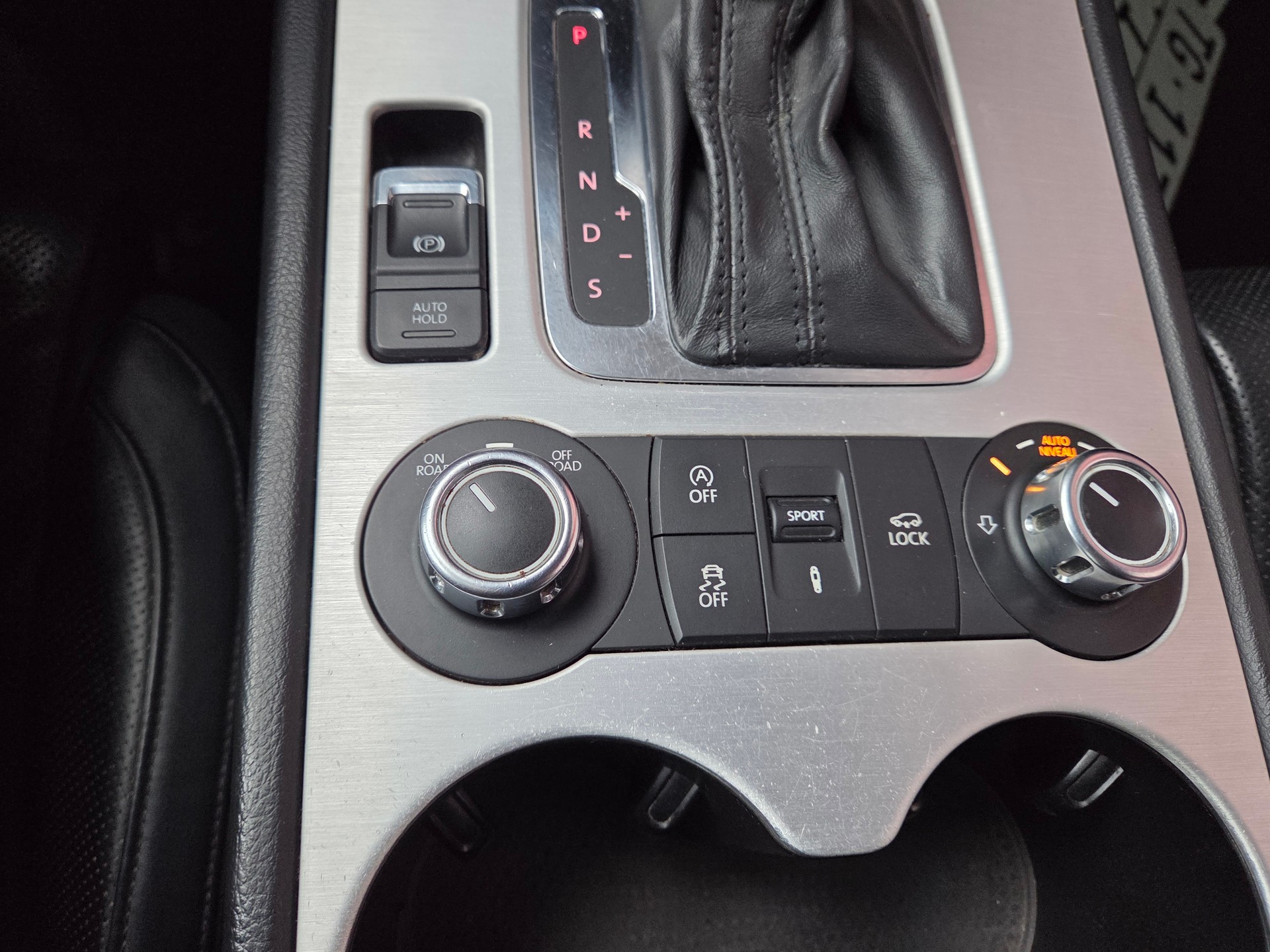 VW Touareg 3.0 TDI BlueMotion Technology Tiptronic-image-6