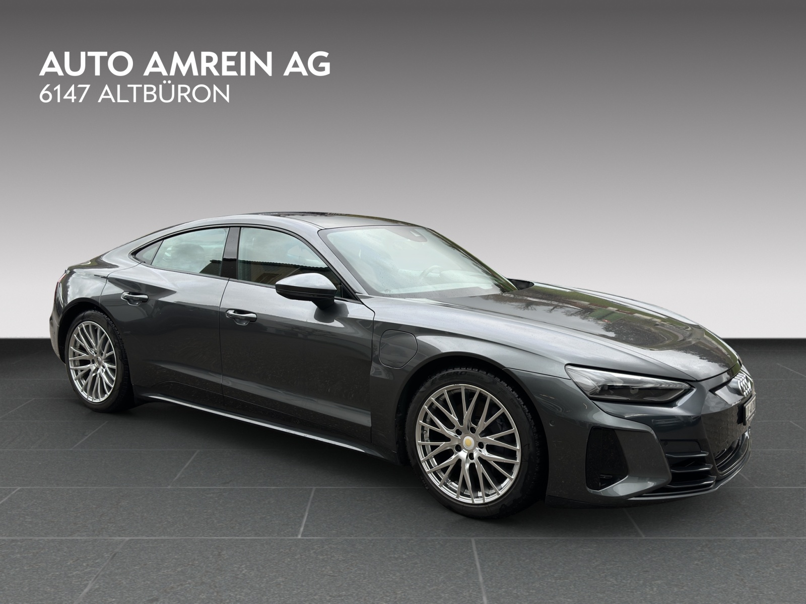 AUDI e-tron GT quattro-showroom-element-1