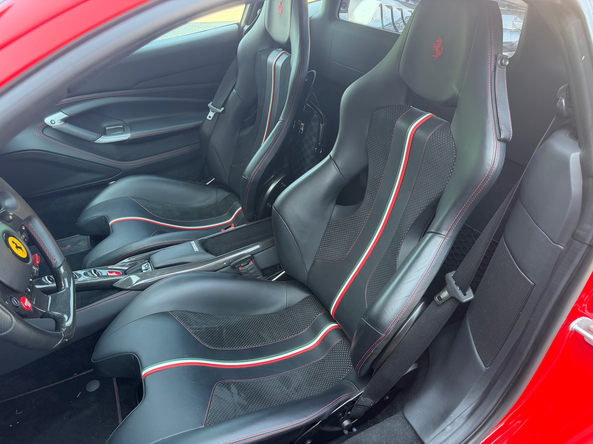 FERRARI F8 Tributo-image-8