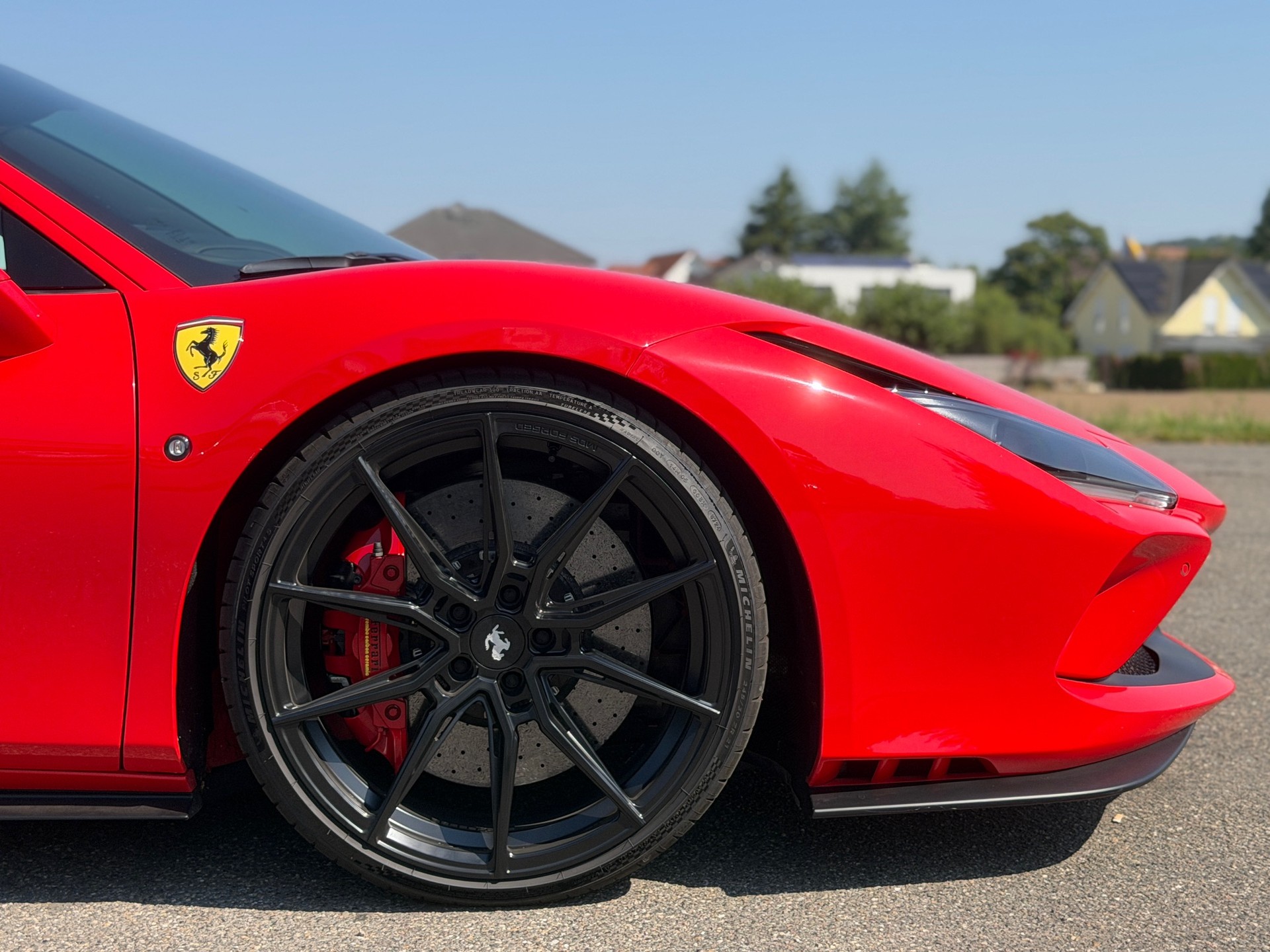 FERRARI F8 Tributo-image-10