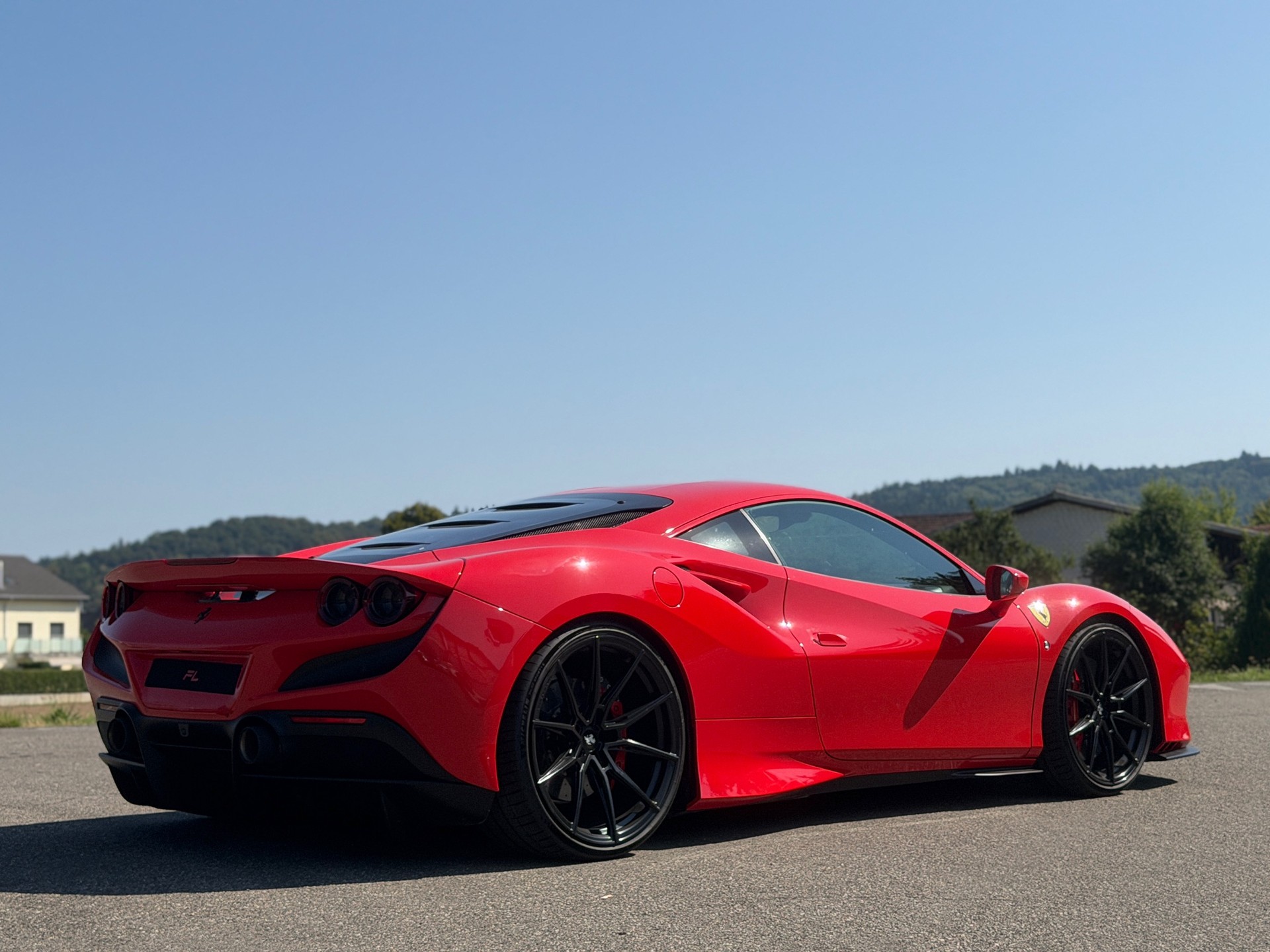 FERRARI F8 Tributo-image-3