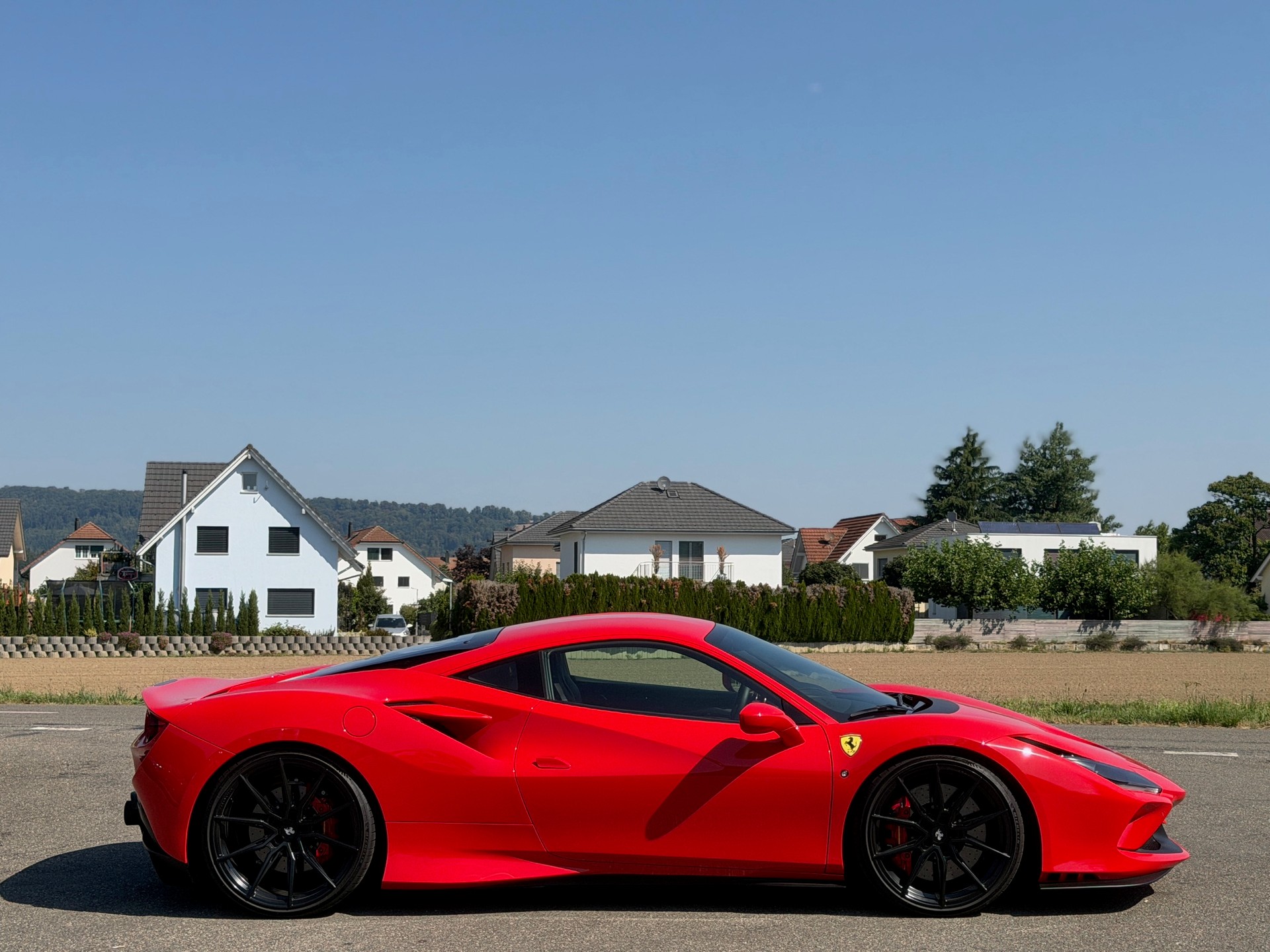 FERRARI F8 Tributo-image-11