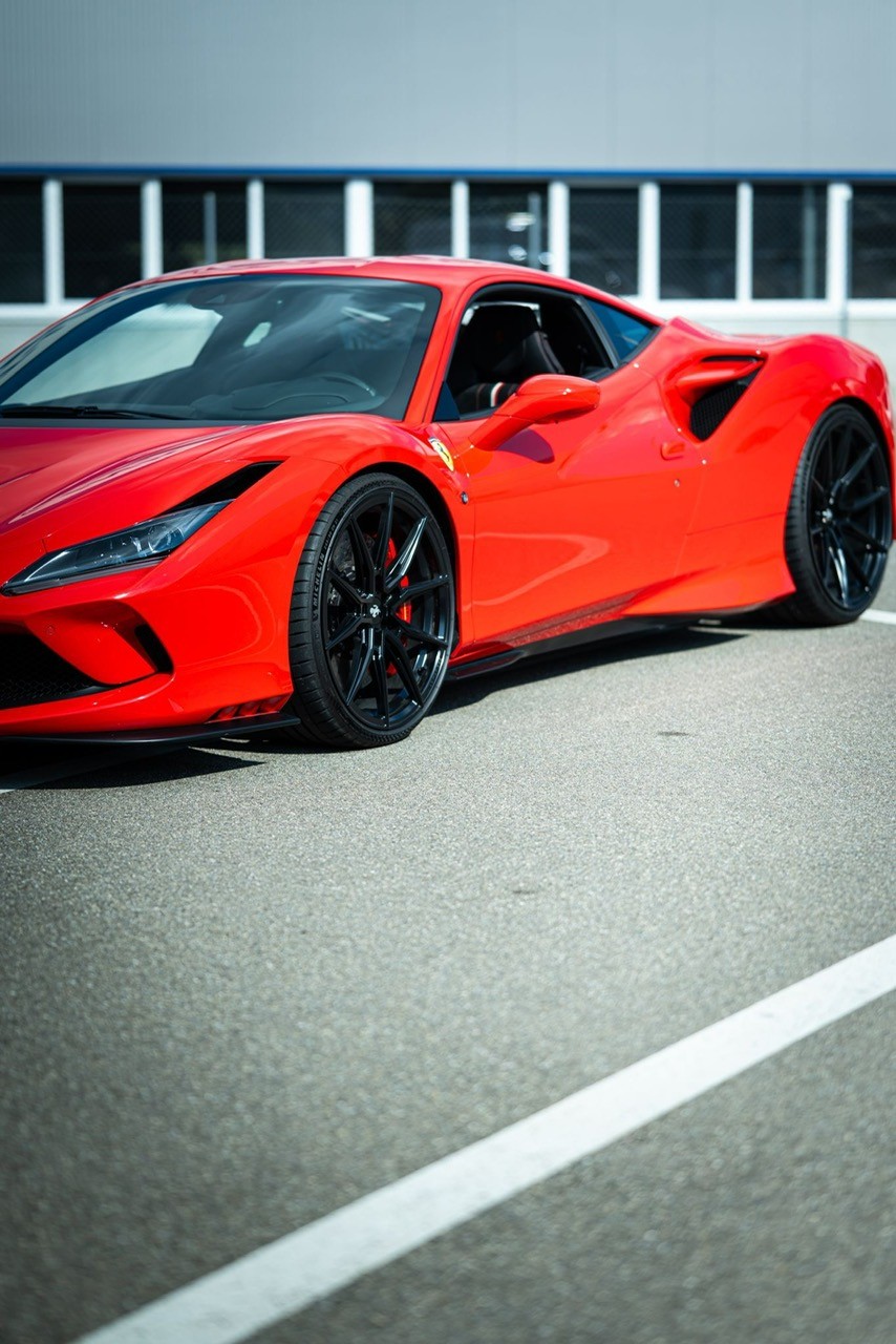 FERRARI F8 Tributo-image-1
