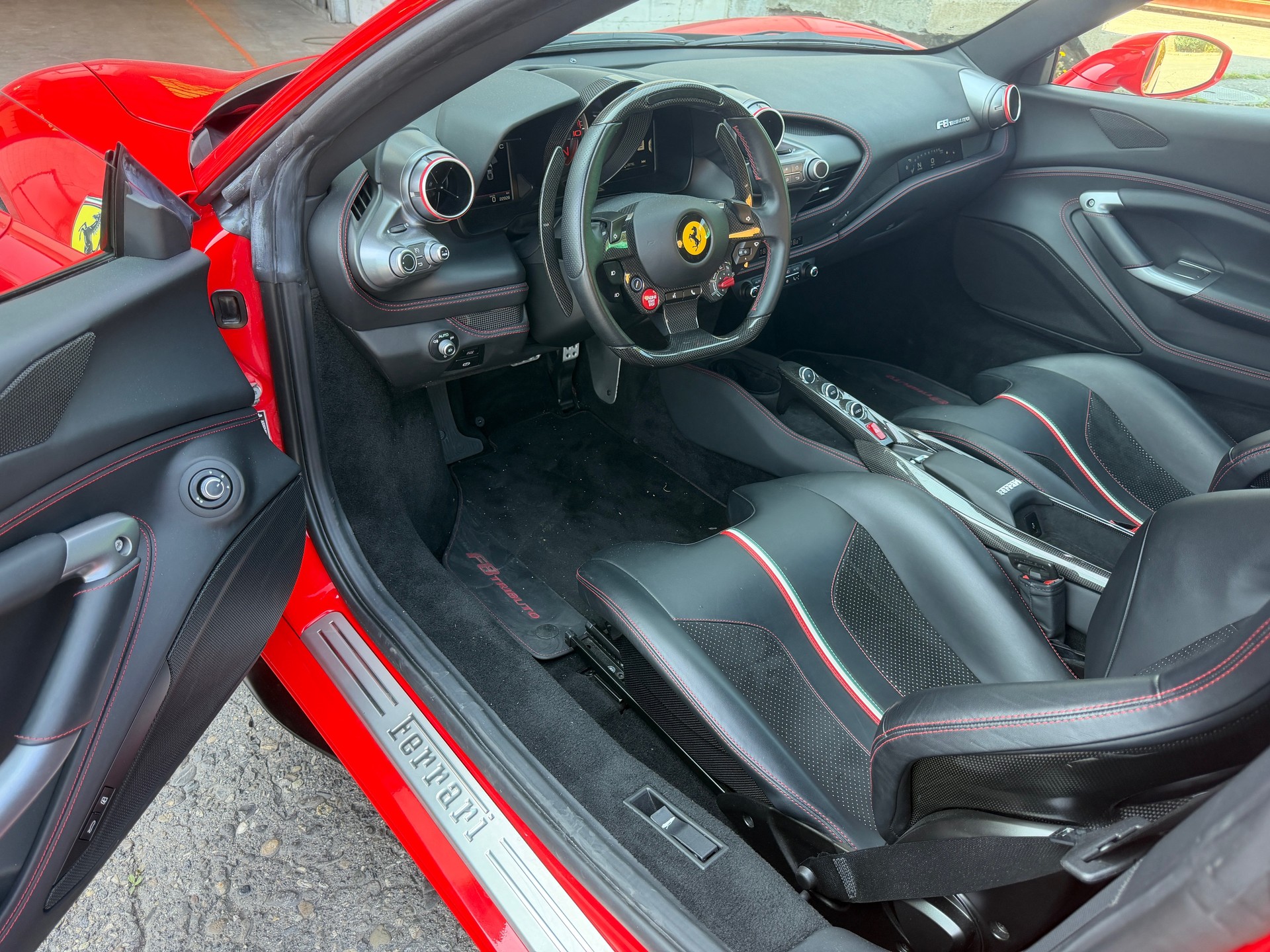 FERRARI F8 Tributo-image-7