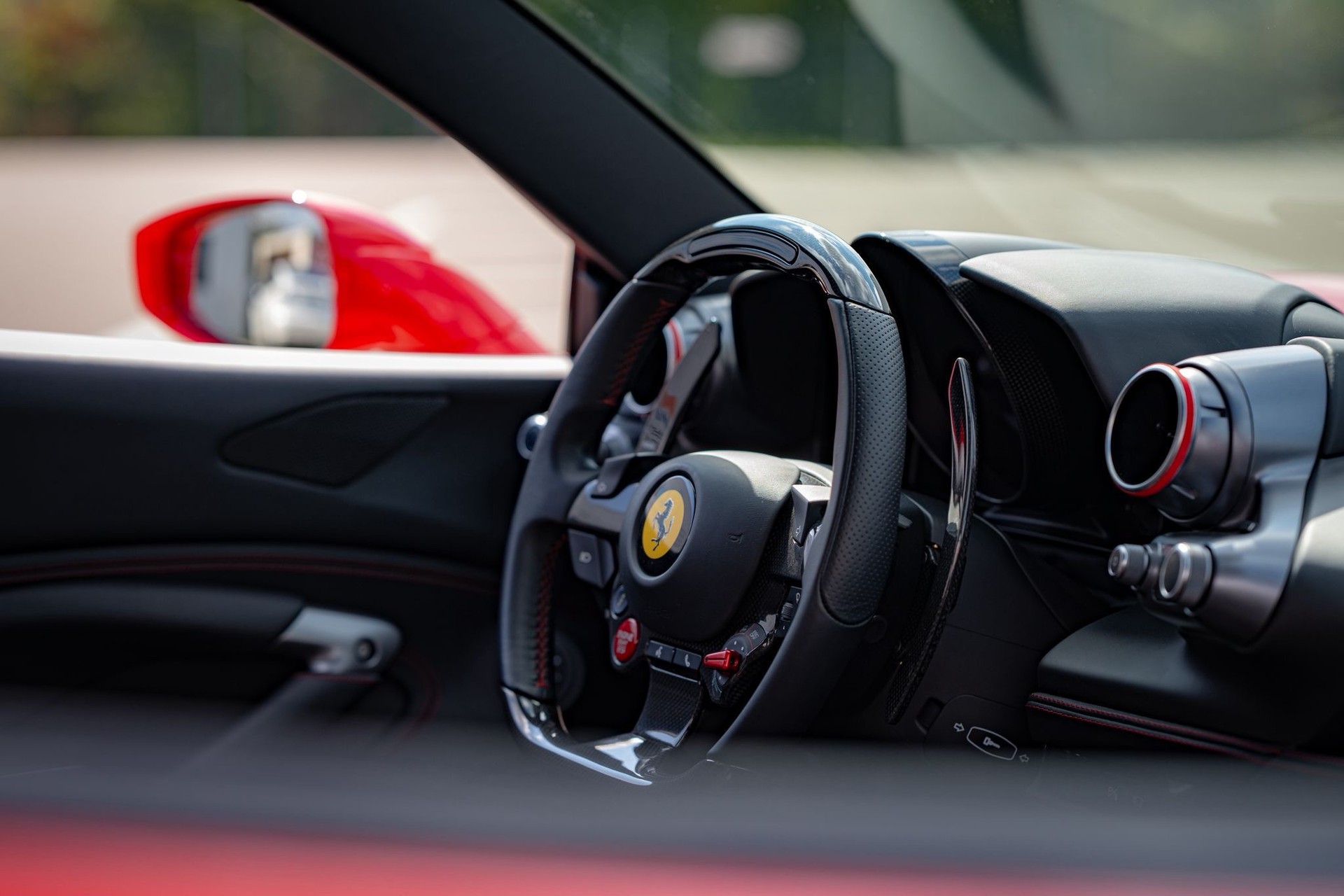 FERRARI F8 Tributo-image-7