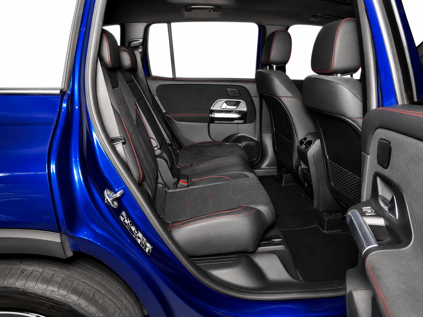 MERCEDES-BENZ GLB 200 AMG Line-image-9