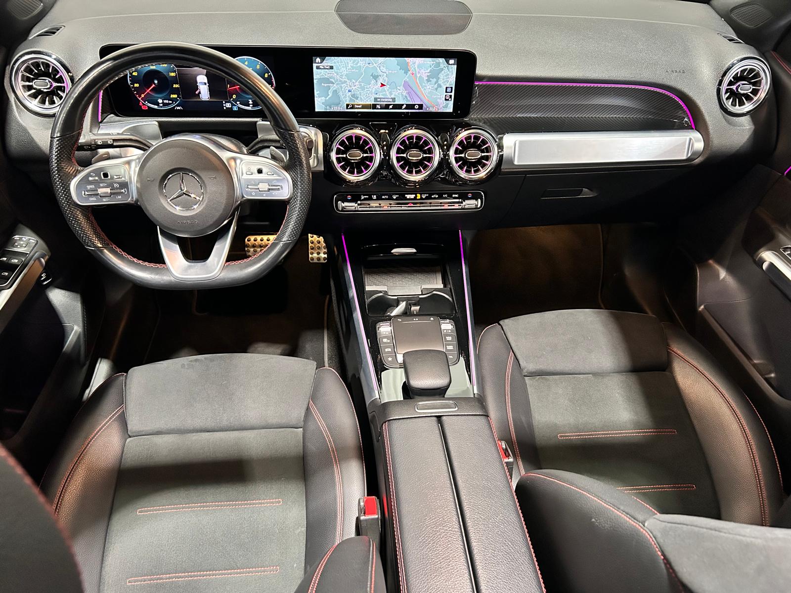 MERCEDES-BENZ GLB 200 AMG Line-image-14