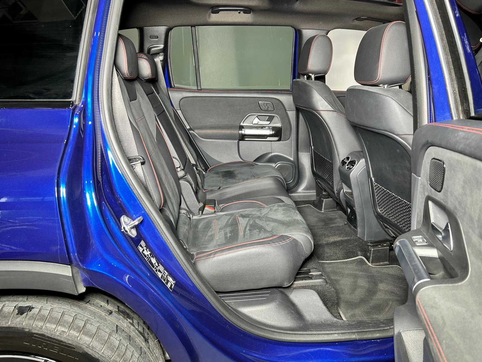 MERCEDES-BENZ GLB 200 AMG Line-image-9