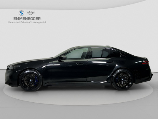 BMW M5 xDrive-showroom-element-1