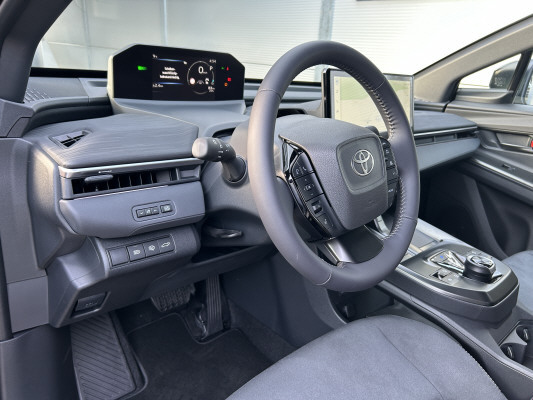 TOYOTA C-HR+ 77 kWh Premium AWD-image-7
