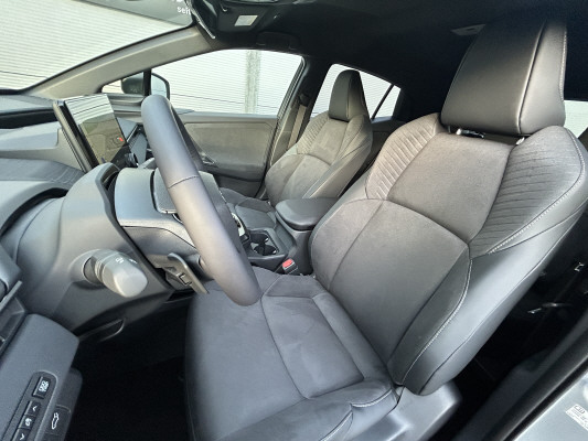 TOYOTA C-HR+ 77 kWh Premium AWD-image-6