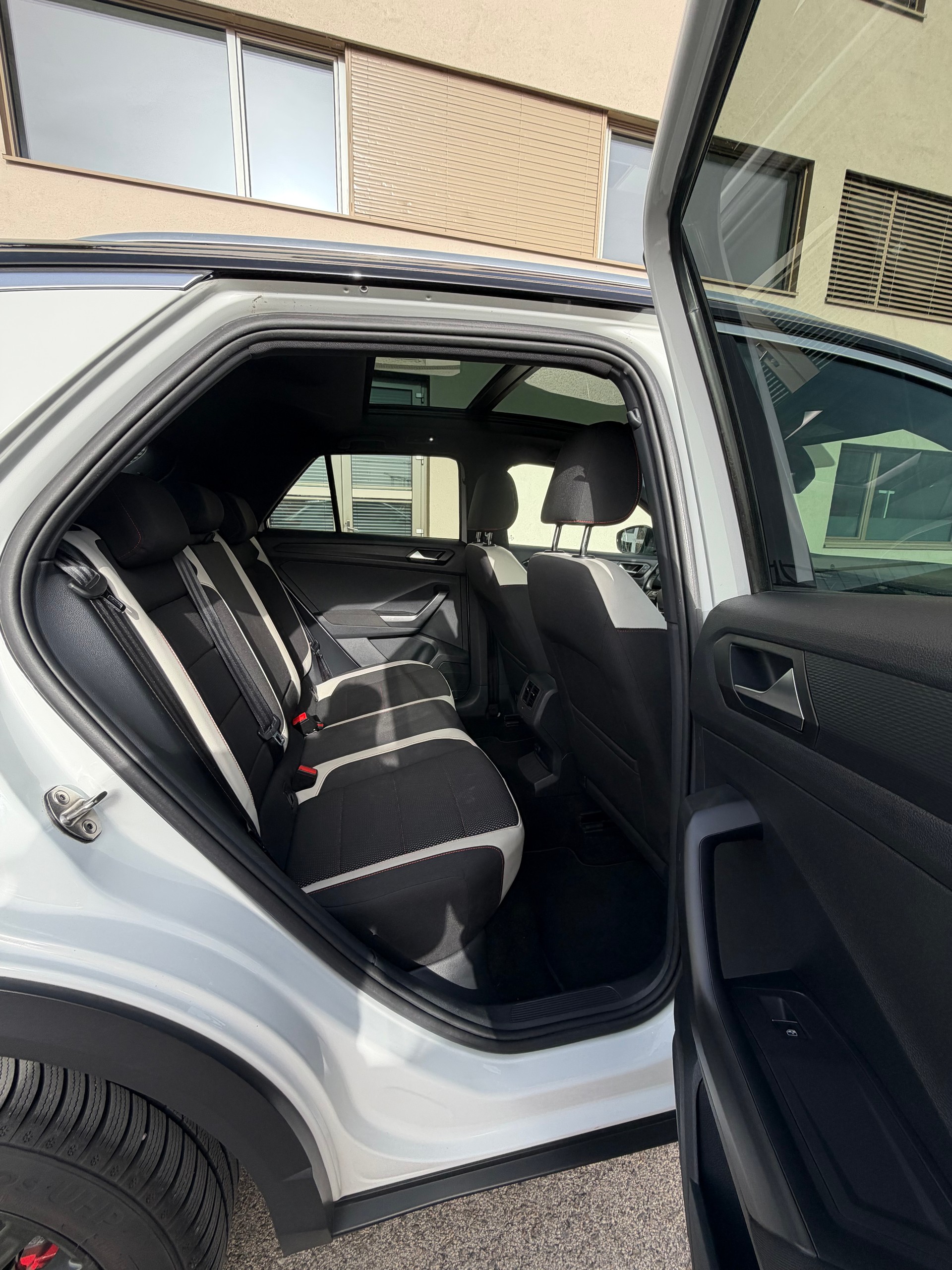 VW T-Roc 2.0 TDI SCR Sport DSG 4Motion-image-11