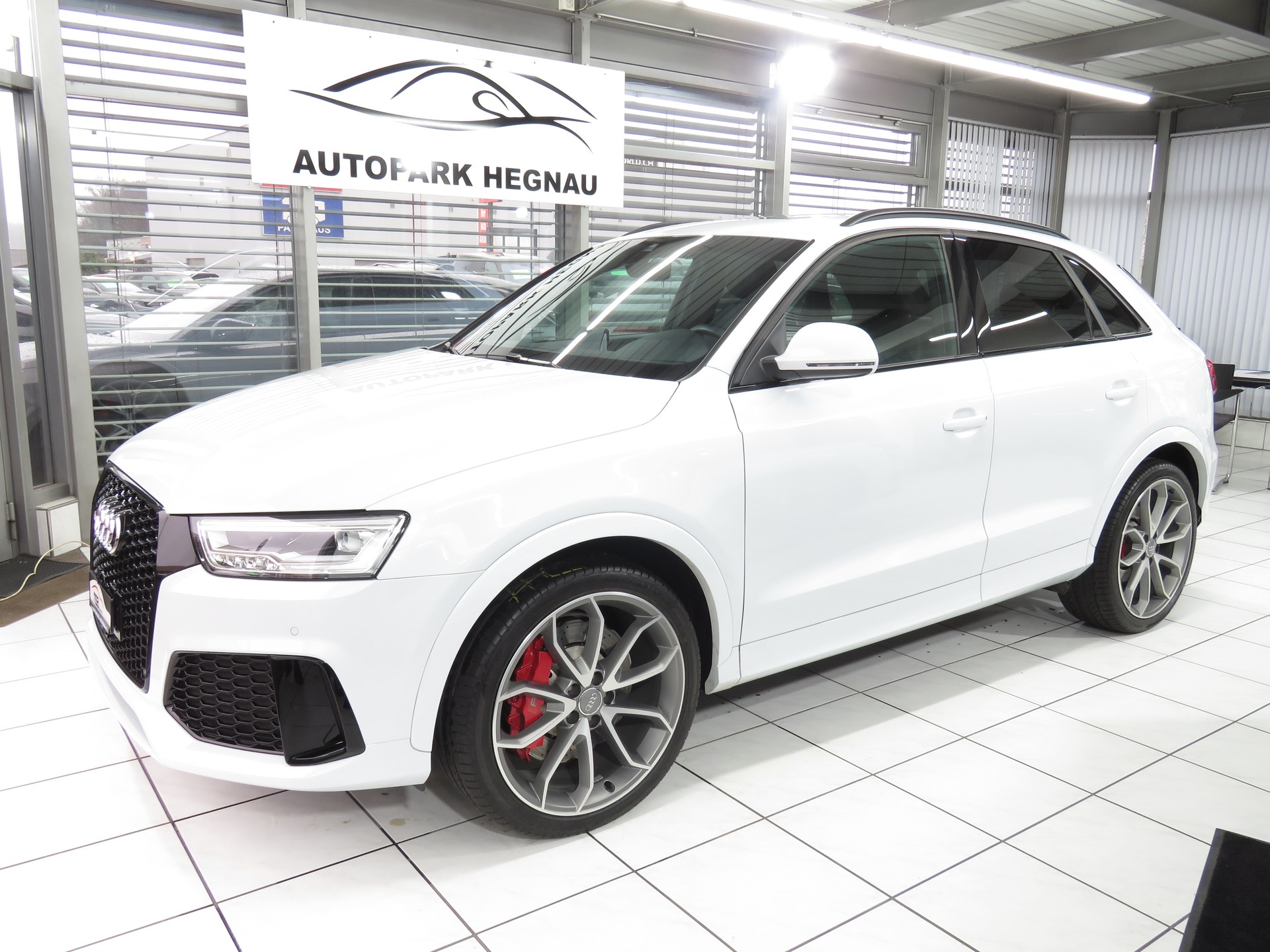 AUDI RS Q3 2.5 TFSI Quattro S-tronic Automat