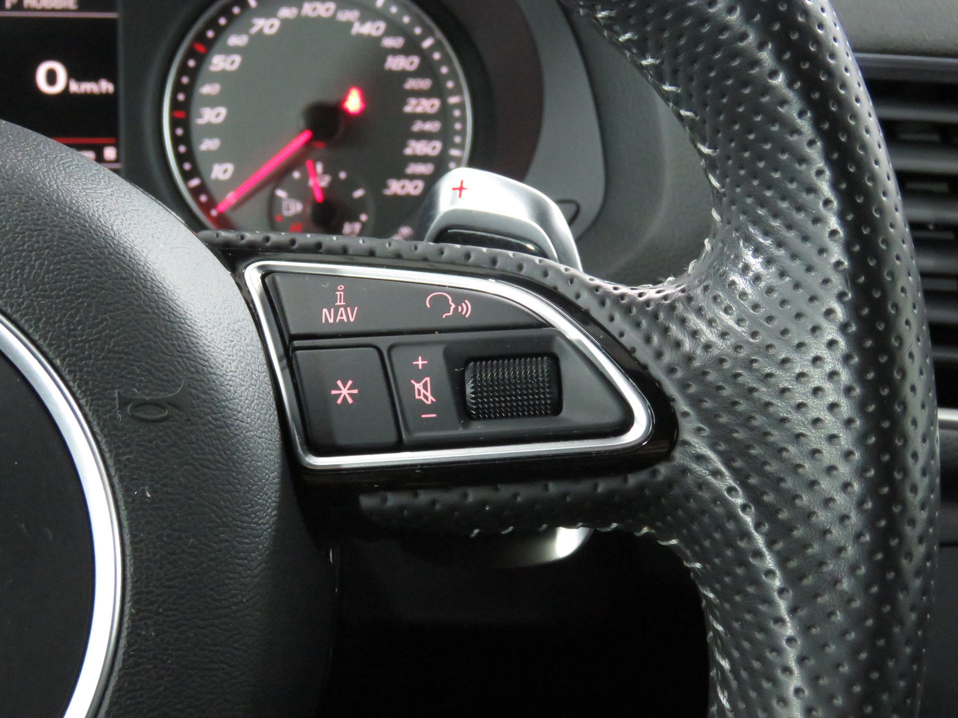 AUDI RS Q3 2.5 TFSI Quattro S-tronic Automat-image-23