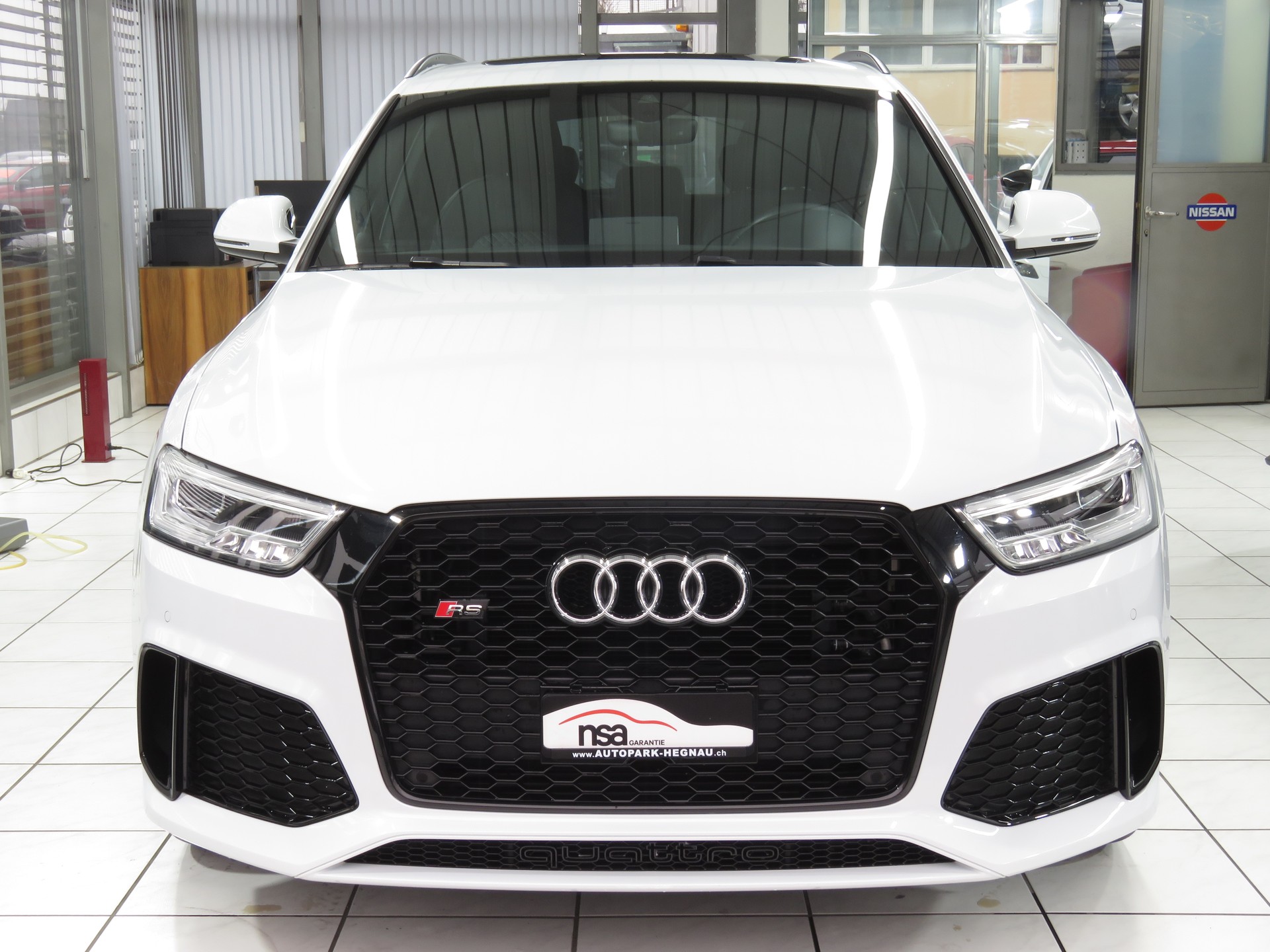 AUDI RS Q3 2.5 TFSI Quattro S-tronic Automat-showroom-element-1