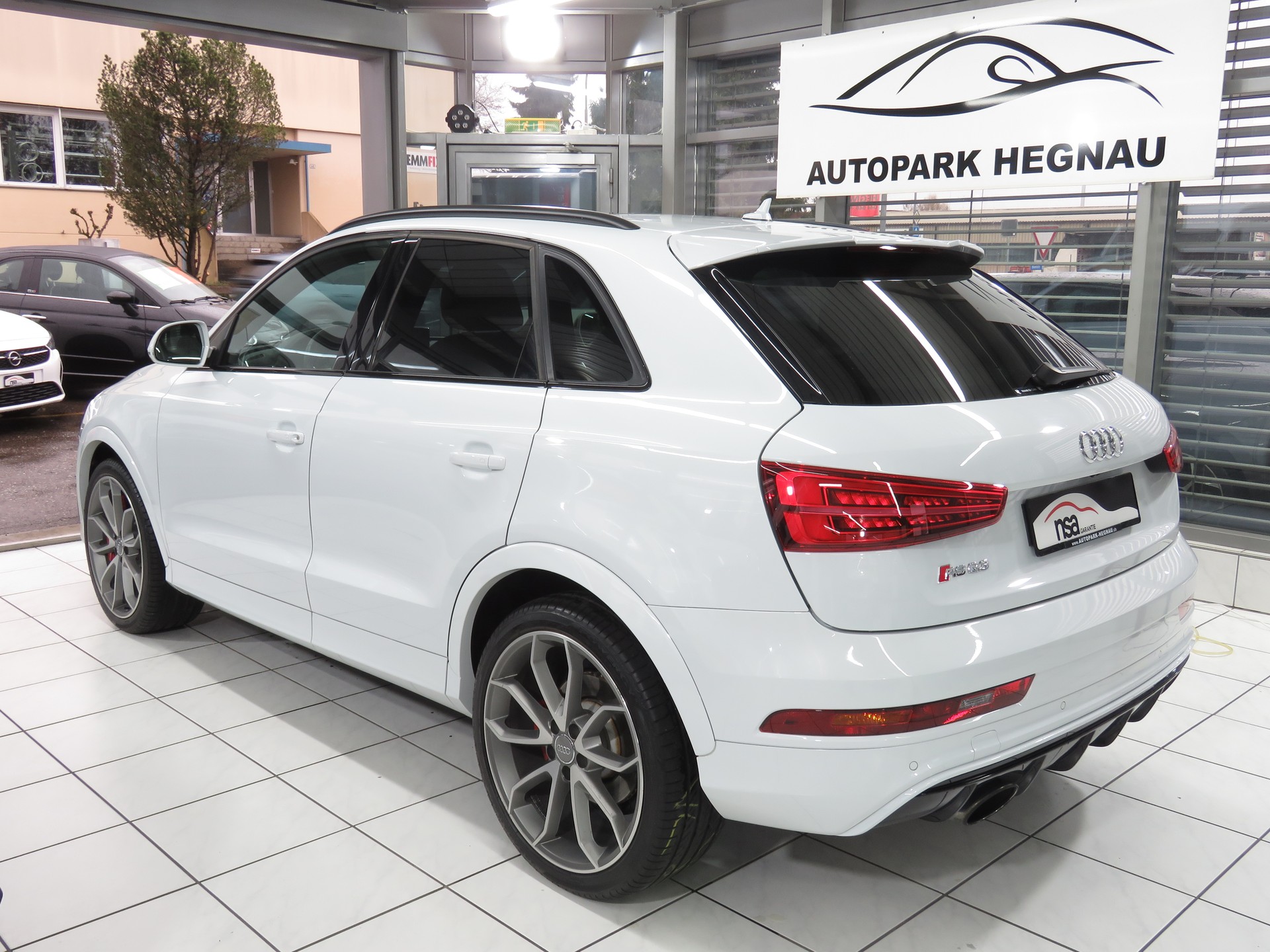 AUDI RS Q3 2.5 TFSI Quattro S-tronic Automat-image-5