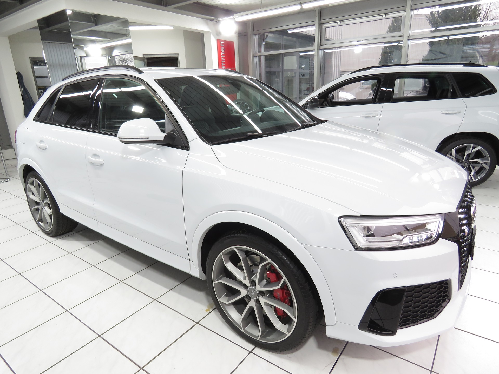 AUDI RS Q3 2.5 TFSI Quattro S-tronic Automat-showroom-element-2