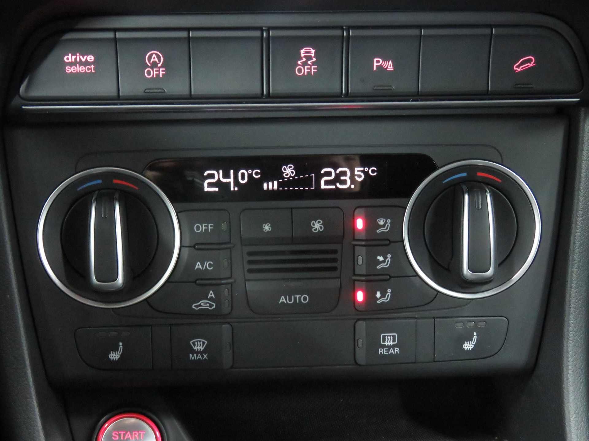 AUDI RS Q3 2.5 TFSI Quattro S-tronic Automat-image-18
