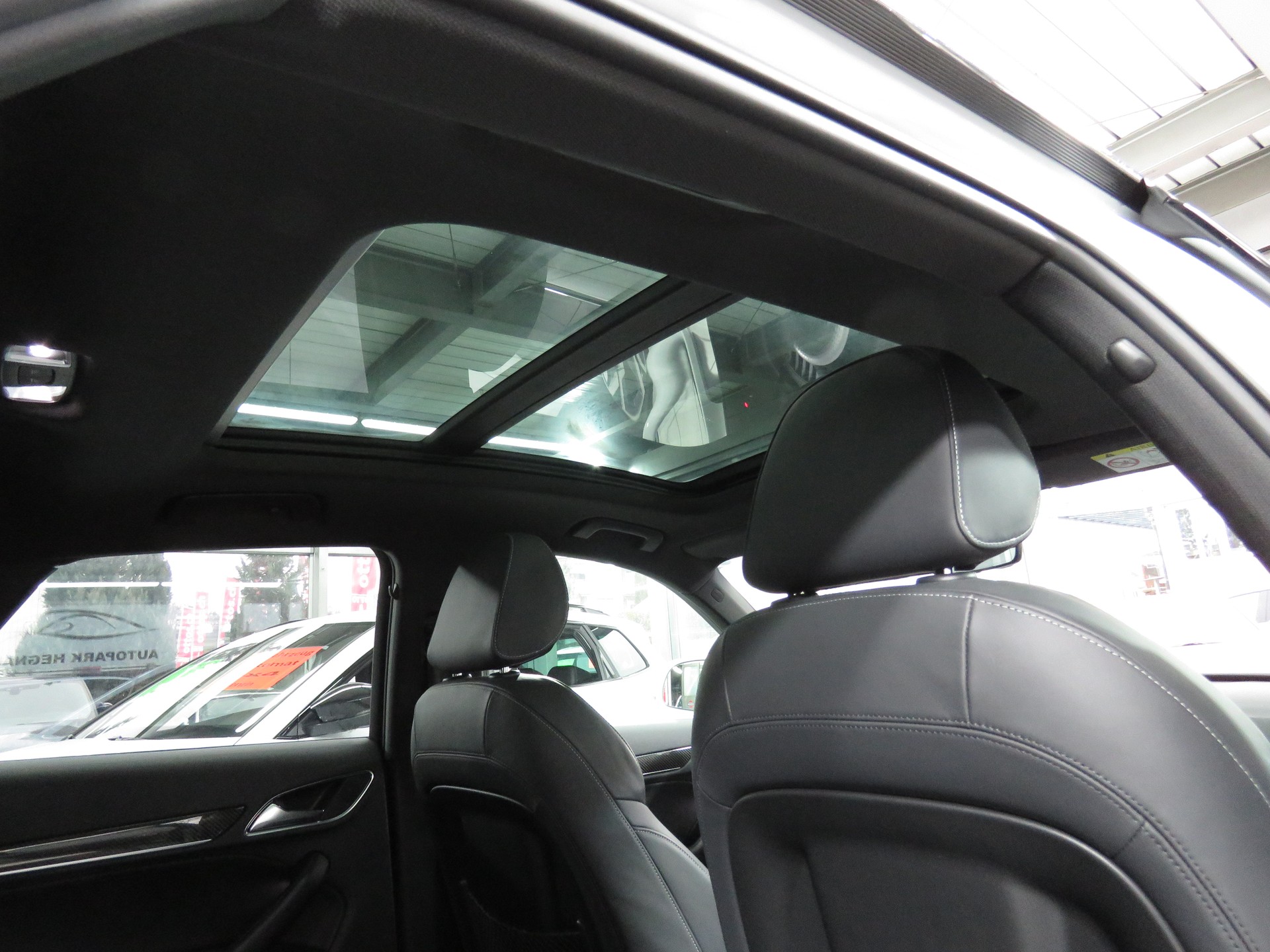 AUDI RS Q3 2.5 TFSI Quattro S-tronic Automat-image-16