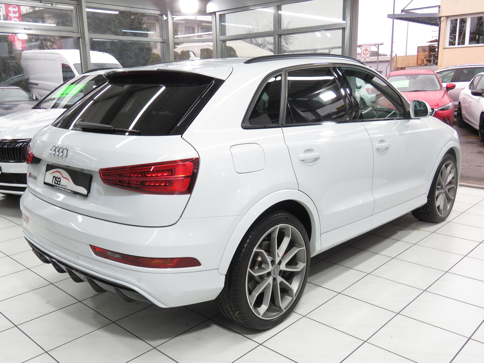 AUDI RS Q3 2.5 TFSI Quattro S-tronic Automat-showroom-element-3