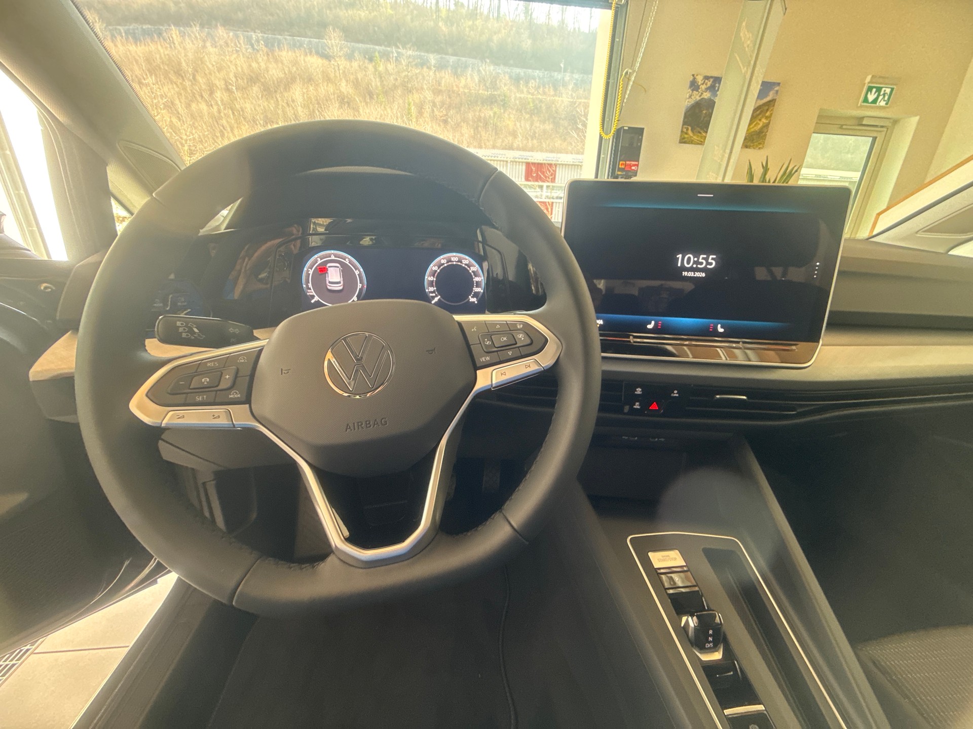 VW Golf VIII 1.5 eTSI DSG-image-6
