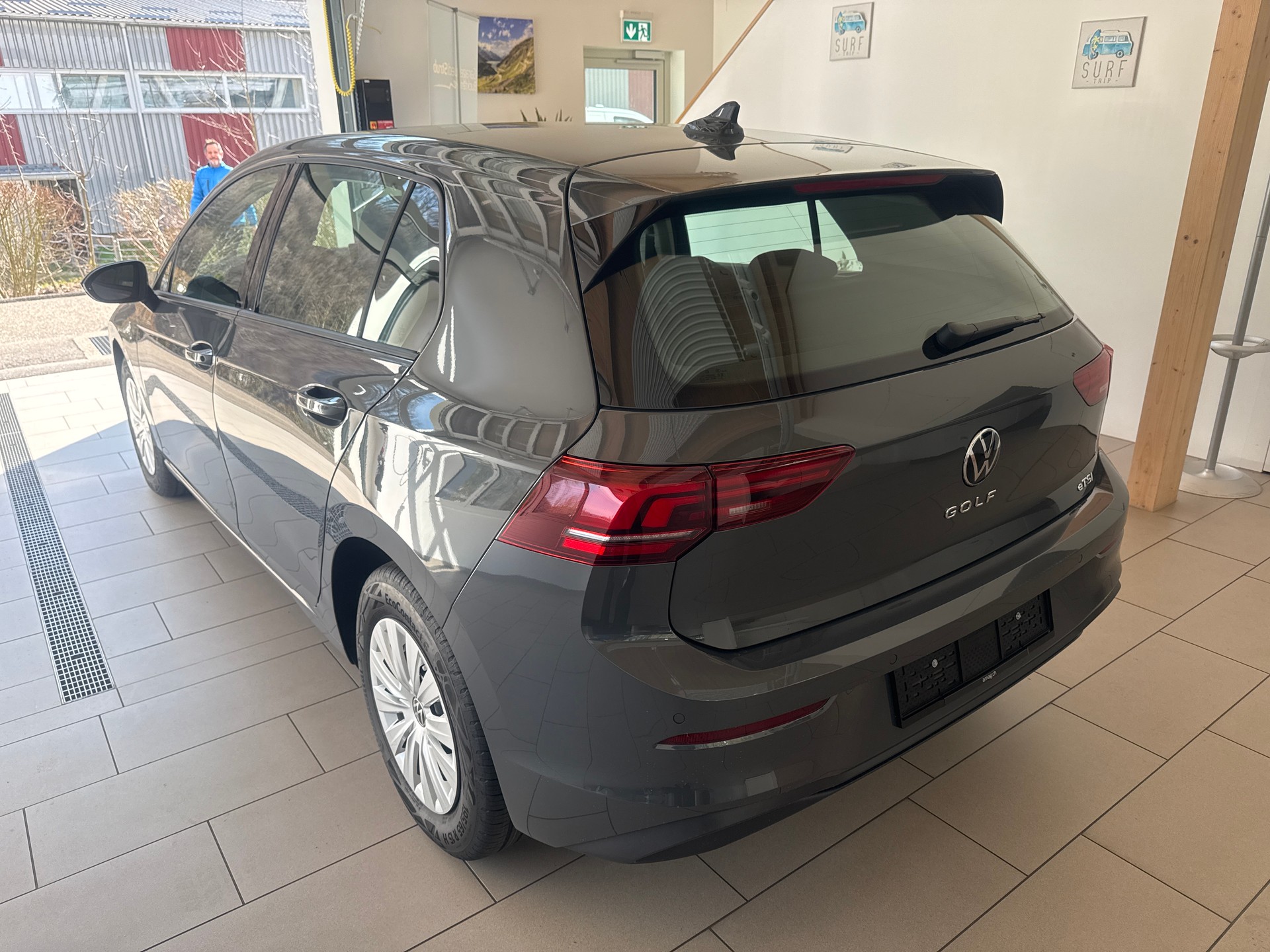 VW Golf VIII 1.5 eTSI DSG-image-2