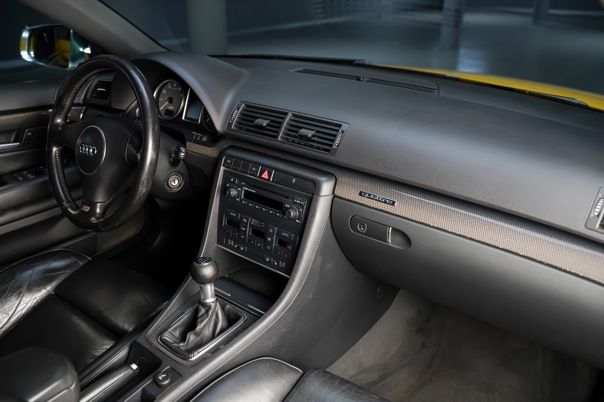 AUDI S4 4.2 V8 quattro-image-17