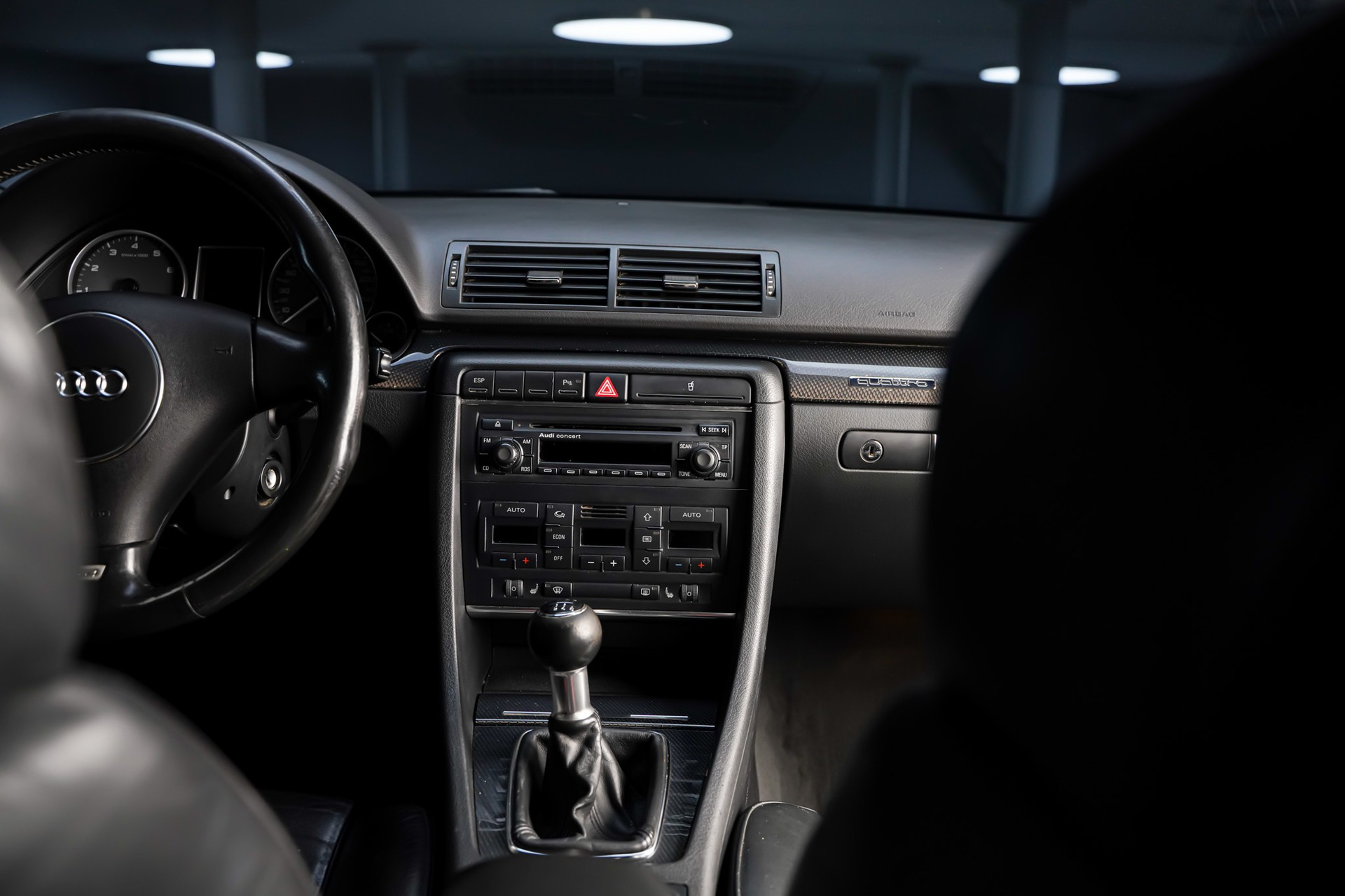 AUDI S4 4.2 V8 quattro-image-19