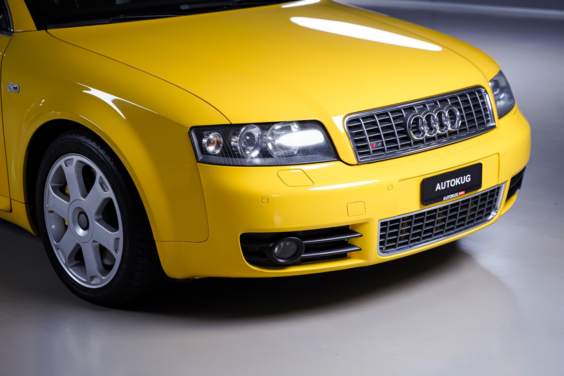 AUDI S4 4.2 V8 quattro-image-3