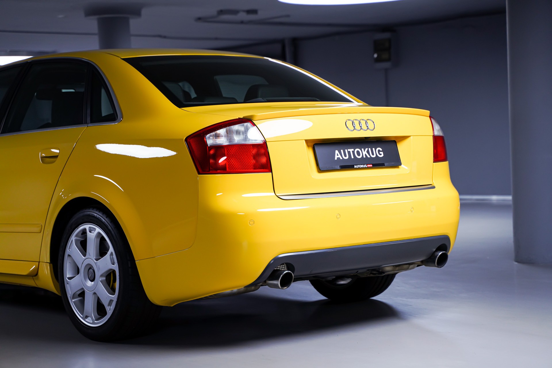 AUDI S4 4.2 V8 quattro-image-7