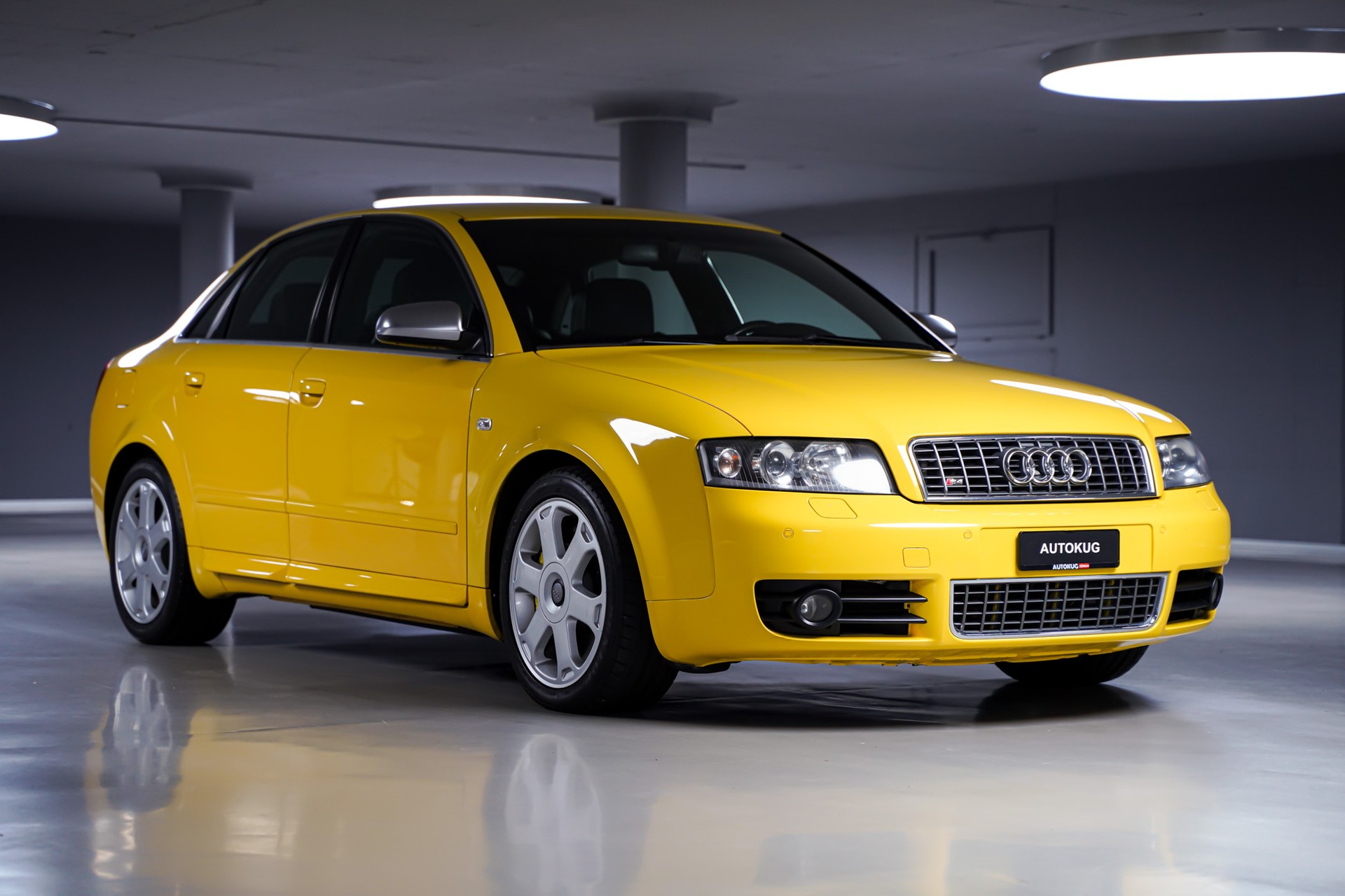 AUDI S4 4.2 V8 quattro-image-2